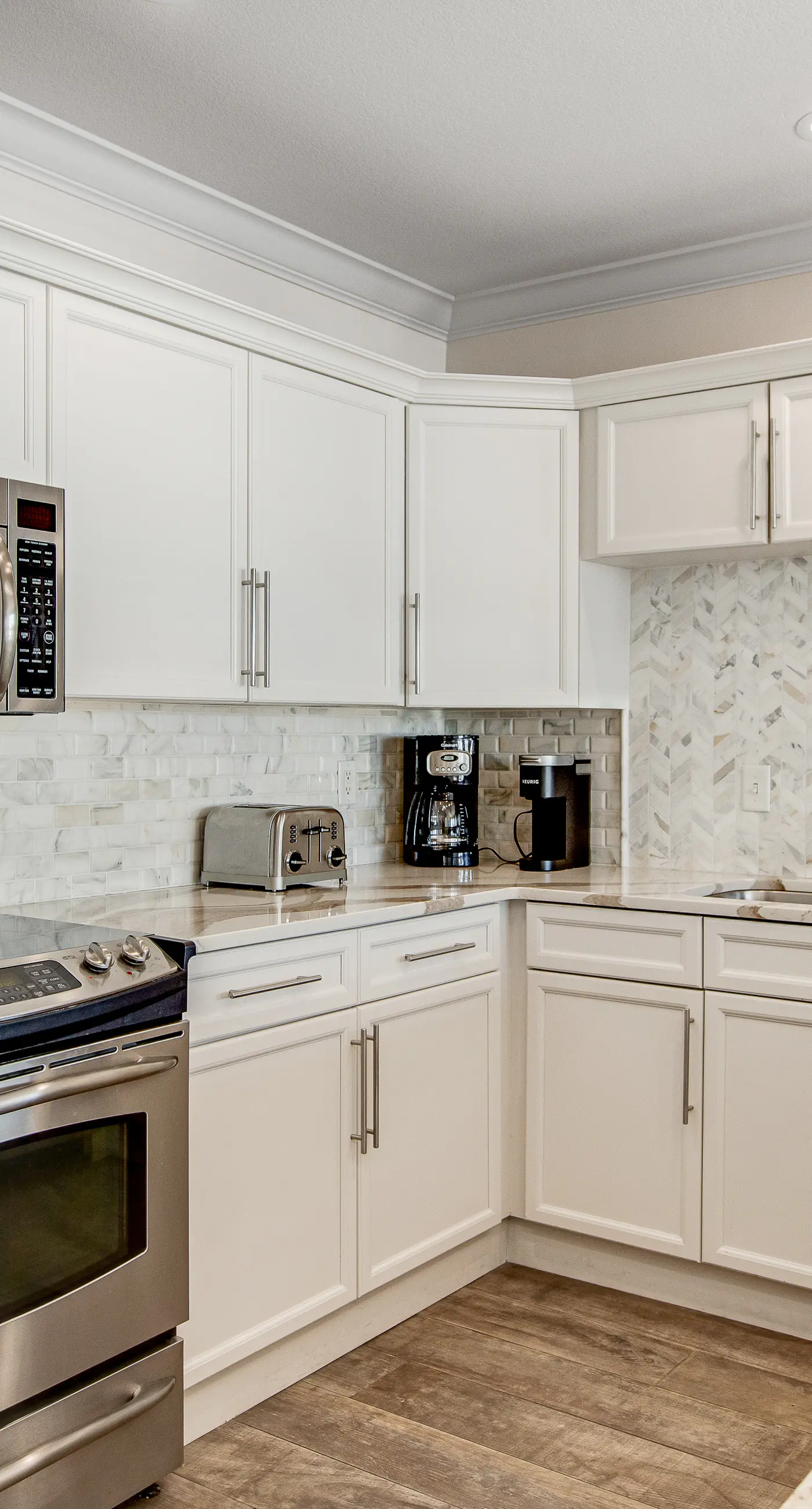 Corner Luxury Condo - Pools, Hot Tubs & Gym - Gulf-View Balcony, WiFi, W/D & AC