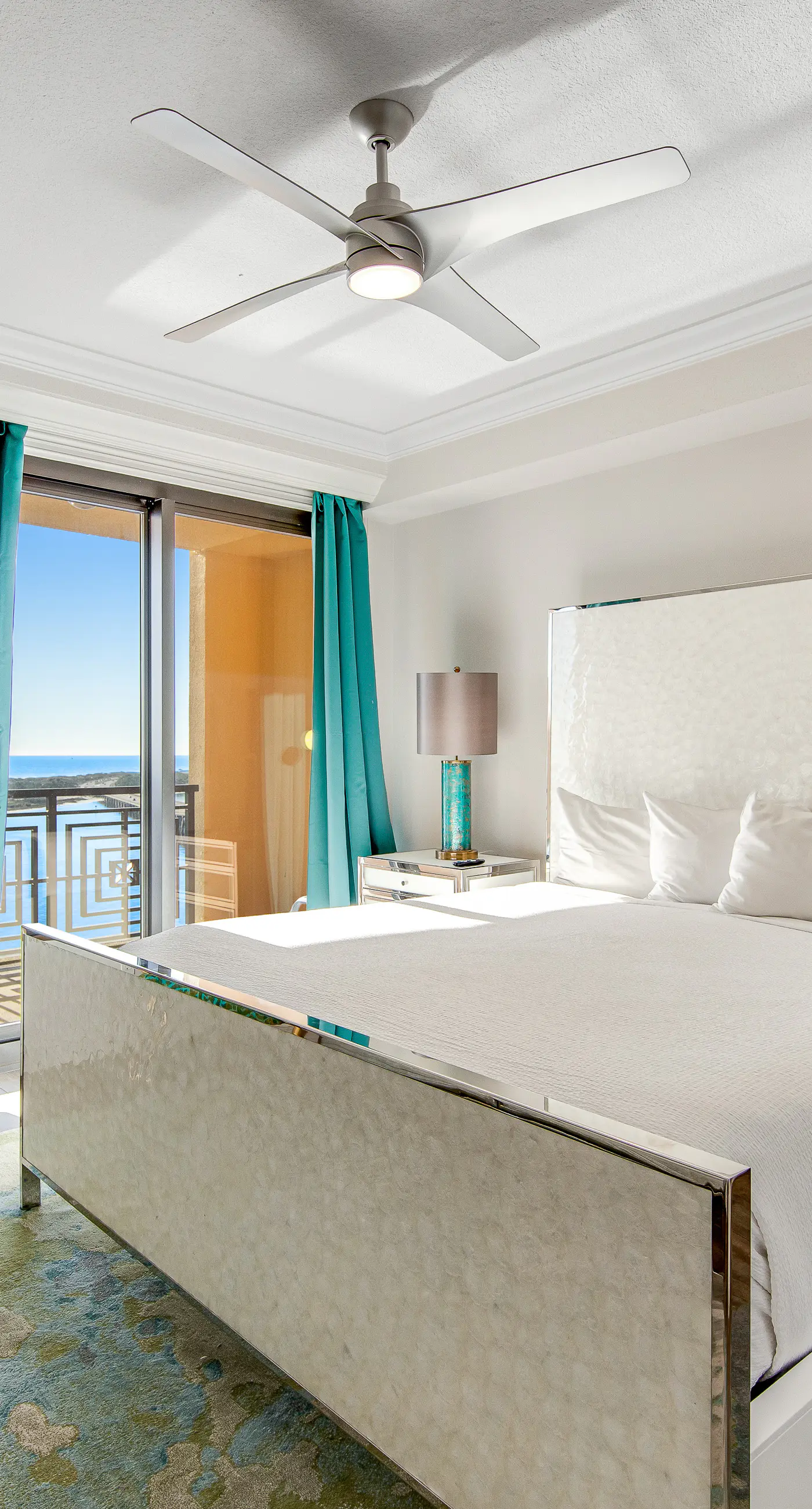 Corner Luxury Condo - Pools, Hot Tubs & Gym - Gulf-View Balcony, WiFi, W/D & AC