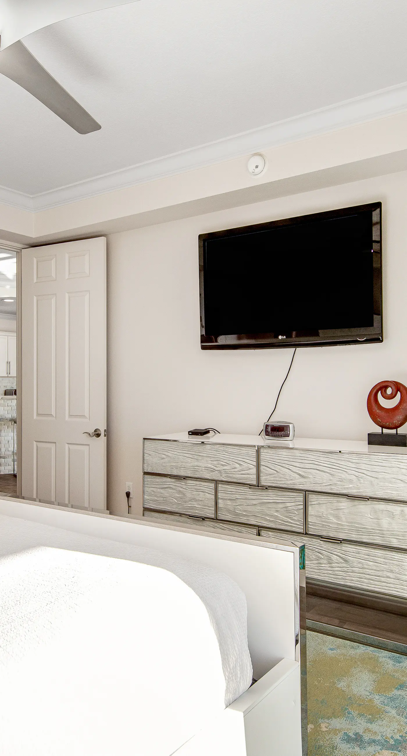 Corner Luxury Condo - Pools, Hot Tubs & Gym - Gulf-View Balcony, WiFi, W/D & AC