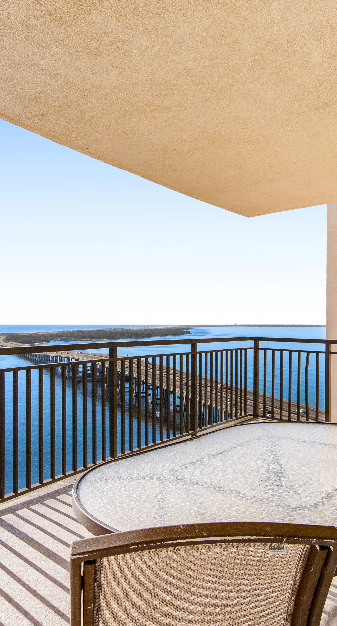 Corner Luxury Condo - Pools, Hot Tubs & Gym - Gulf-View Balcony, WiFi, W/D & AC