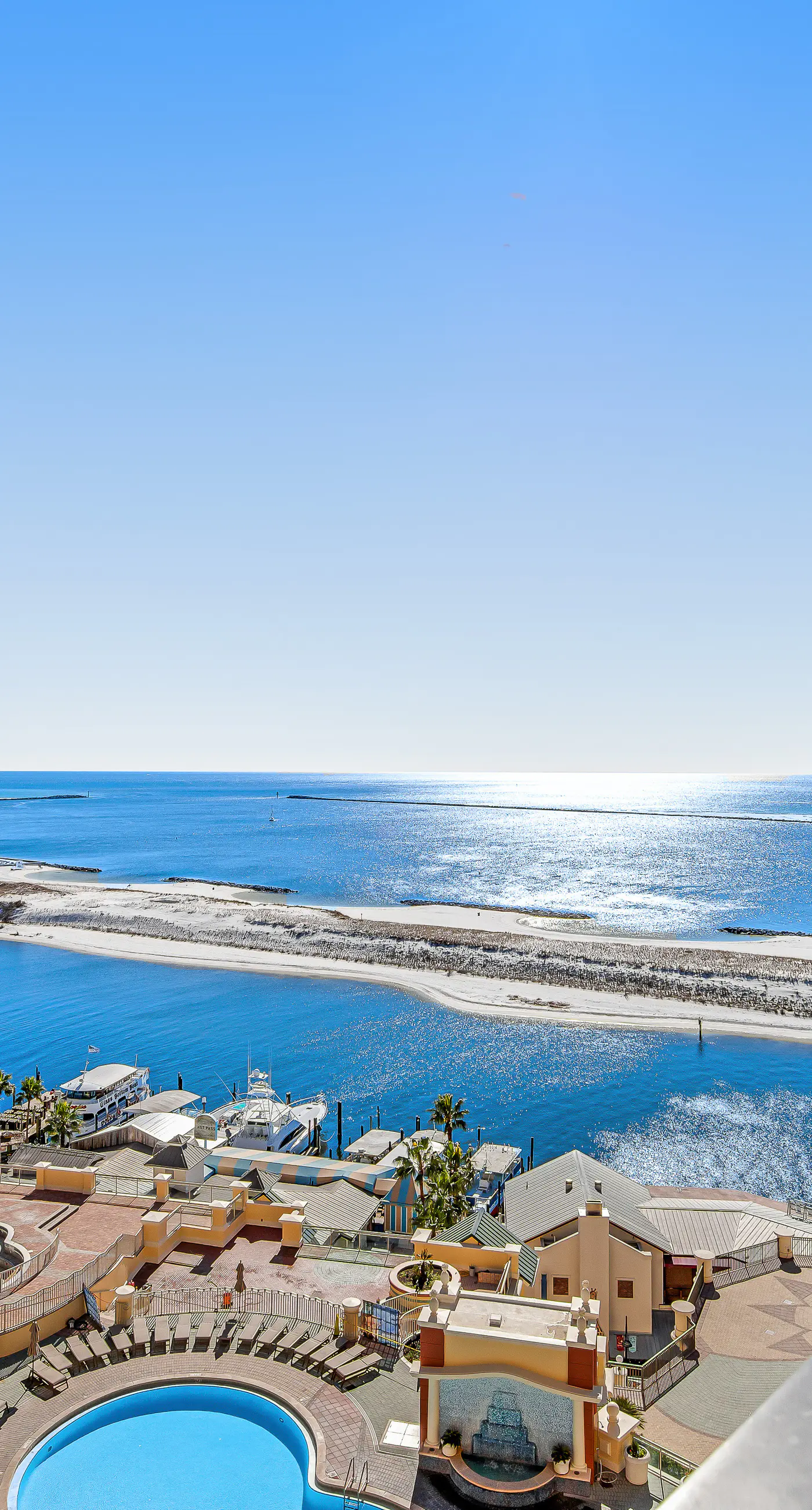 The Dolphin Suite - 2 Water-View Balconies, WiFi, W/D, AC, Pools, Hot Tubs & Gym