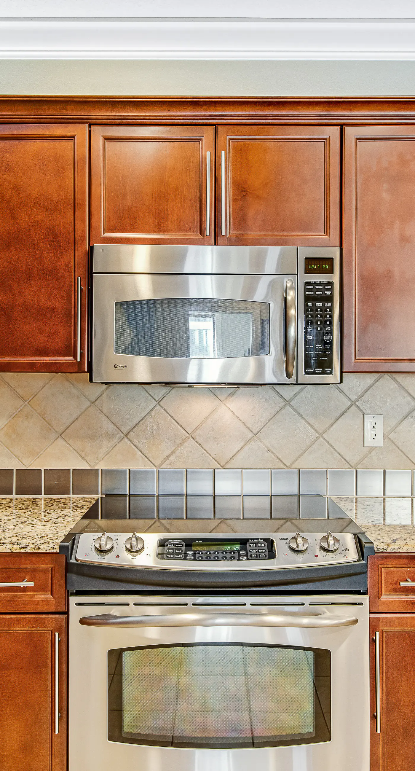 The Dolphin Suite - 2 Water-View Balconies, WiFi, W/D, AC, Pools, Hot Tubs & Gym