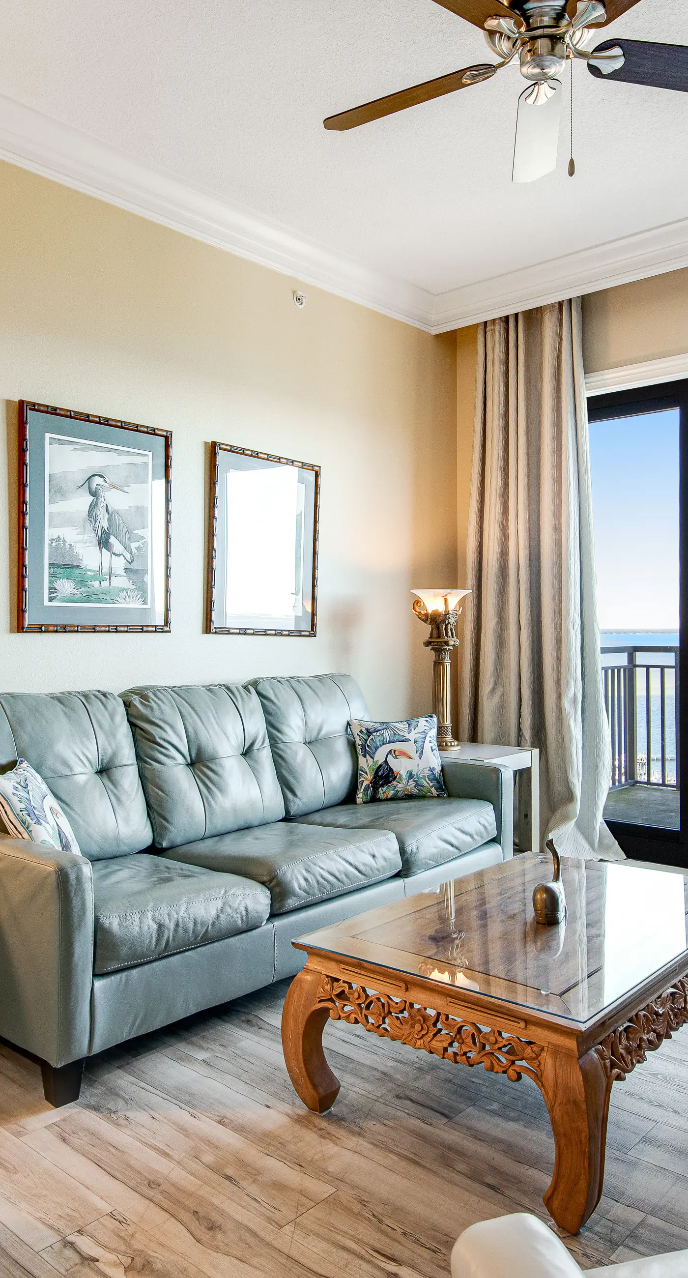 Penthouse condo Emerald Grande with pools, hot tubs, gym - water-view balconies