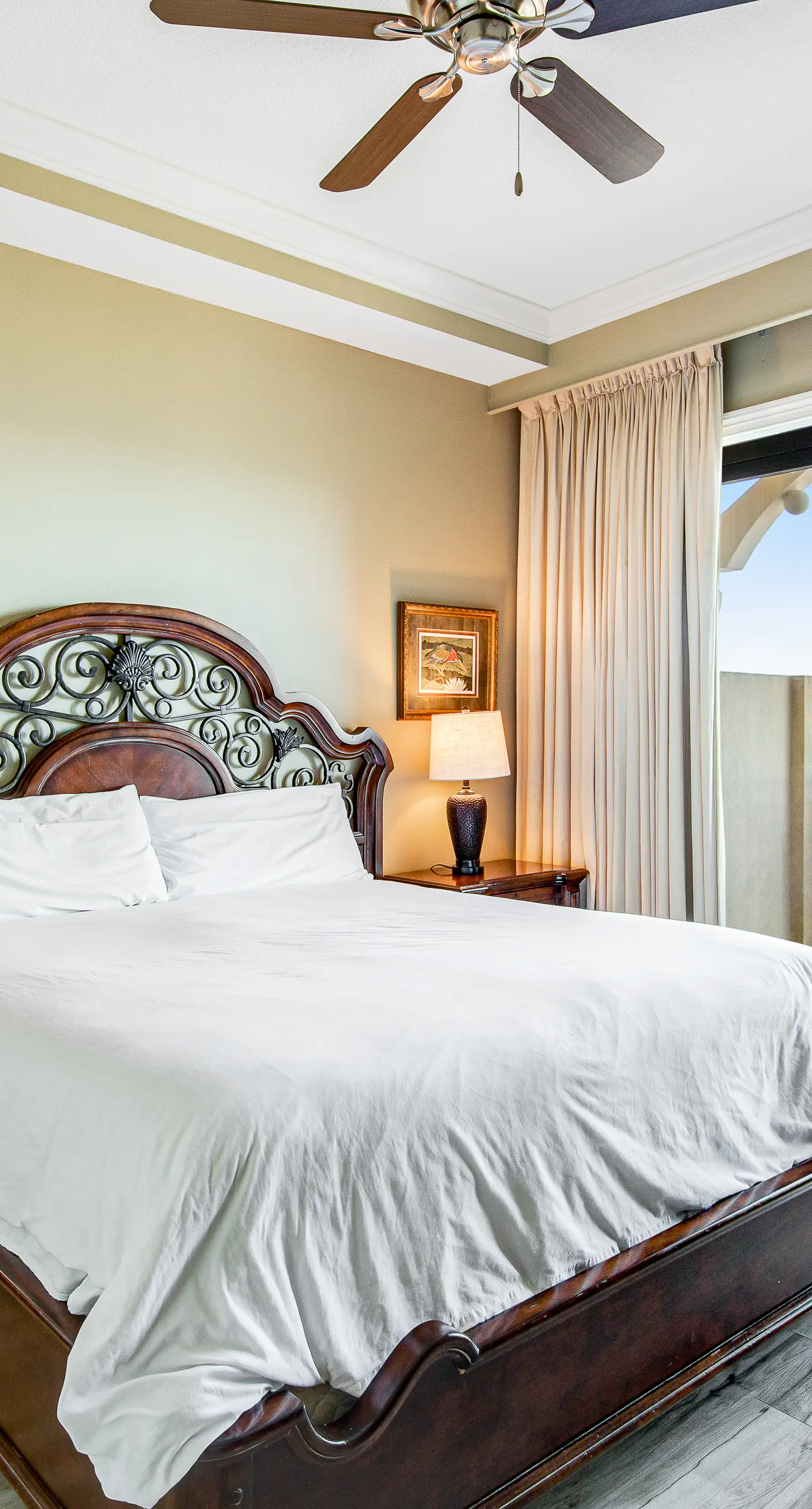 Penthouse condo Emerald Grande with pools, hot tubs, gym - water-view balconies