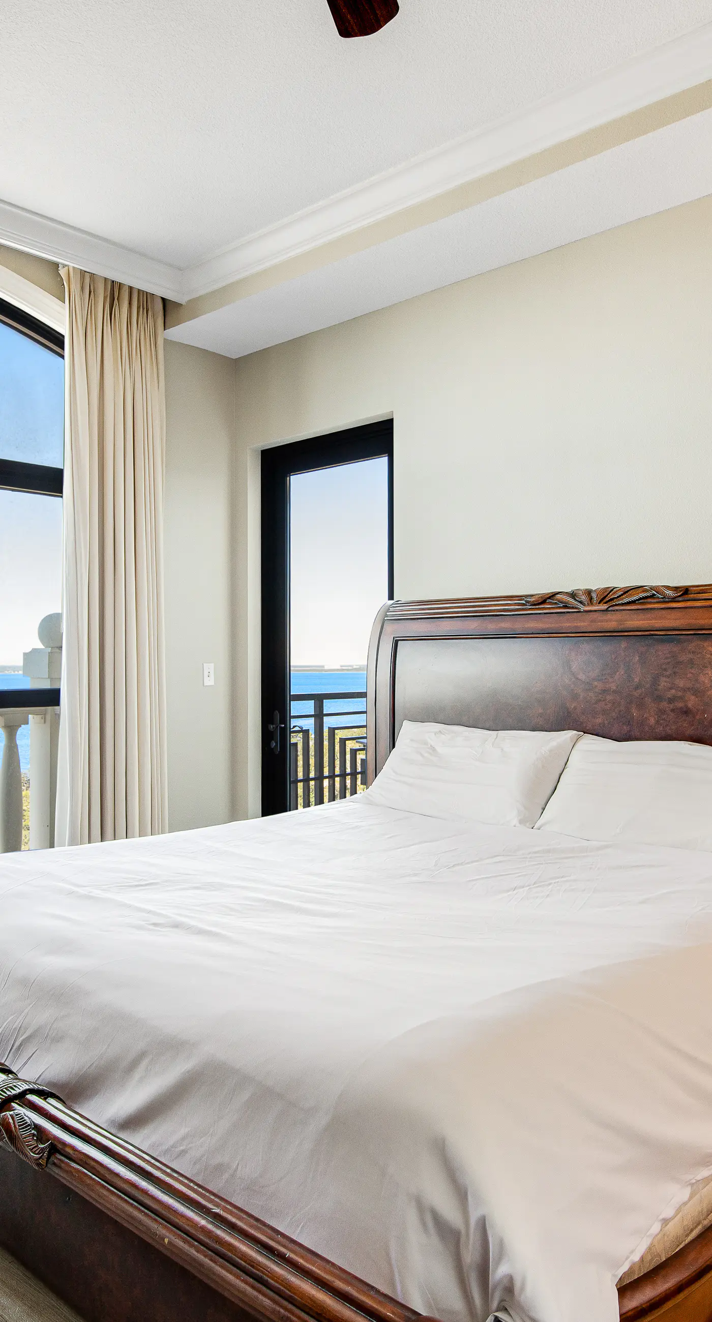 Penthouse condo Emerald Grande with pools, hot tubs, gym - water-view balconies