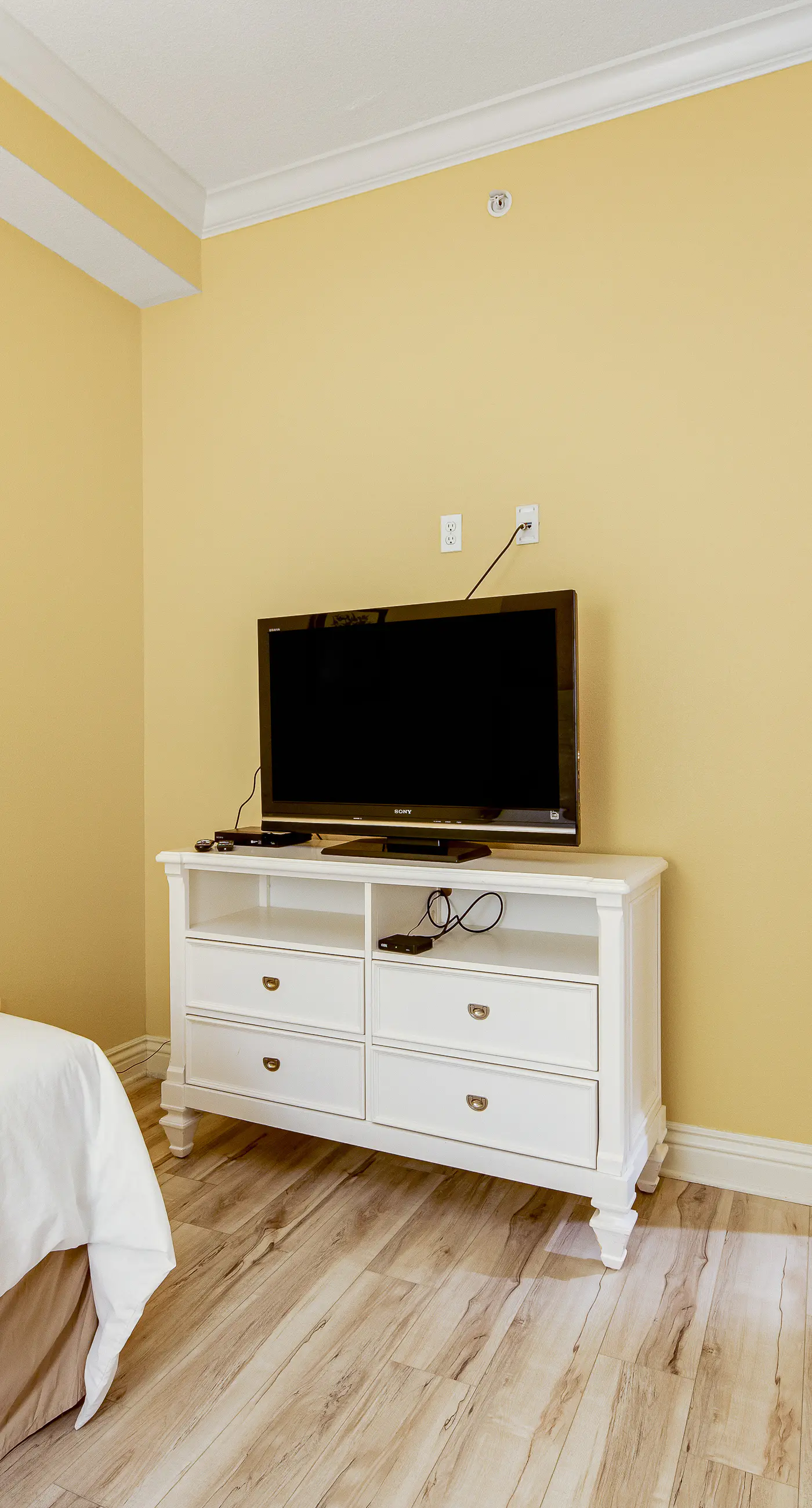 Penthouse condo Emerald Grande with pools, hot tubs, gym - water-view balconies