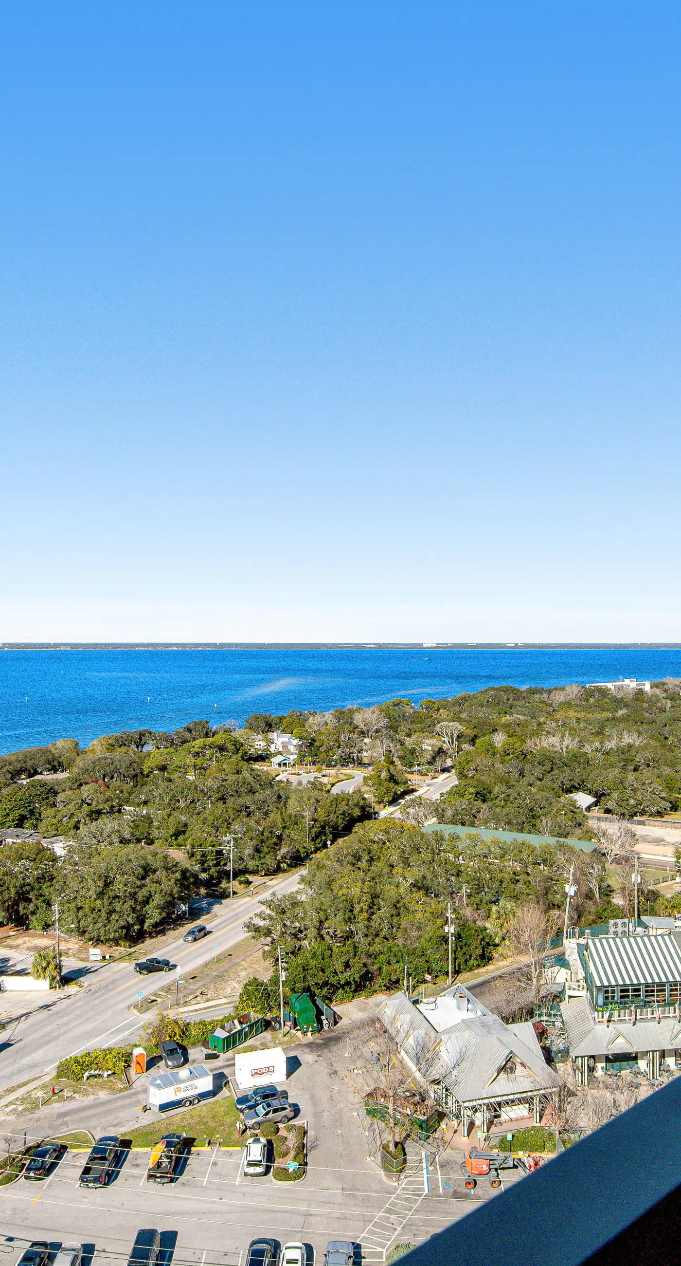 Penthouse condo Emerald Grande with pools, hot tubs, gym - water-view balconies