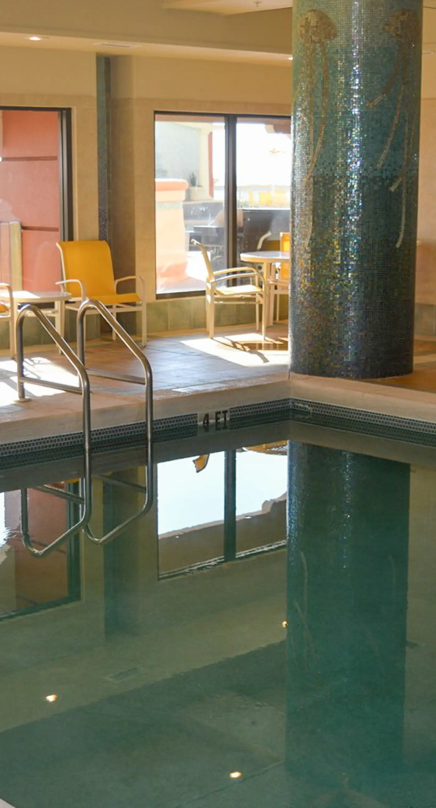 Penthouse condo Emerald Grande with pools, hot tubs, gym - water-view balconies