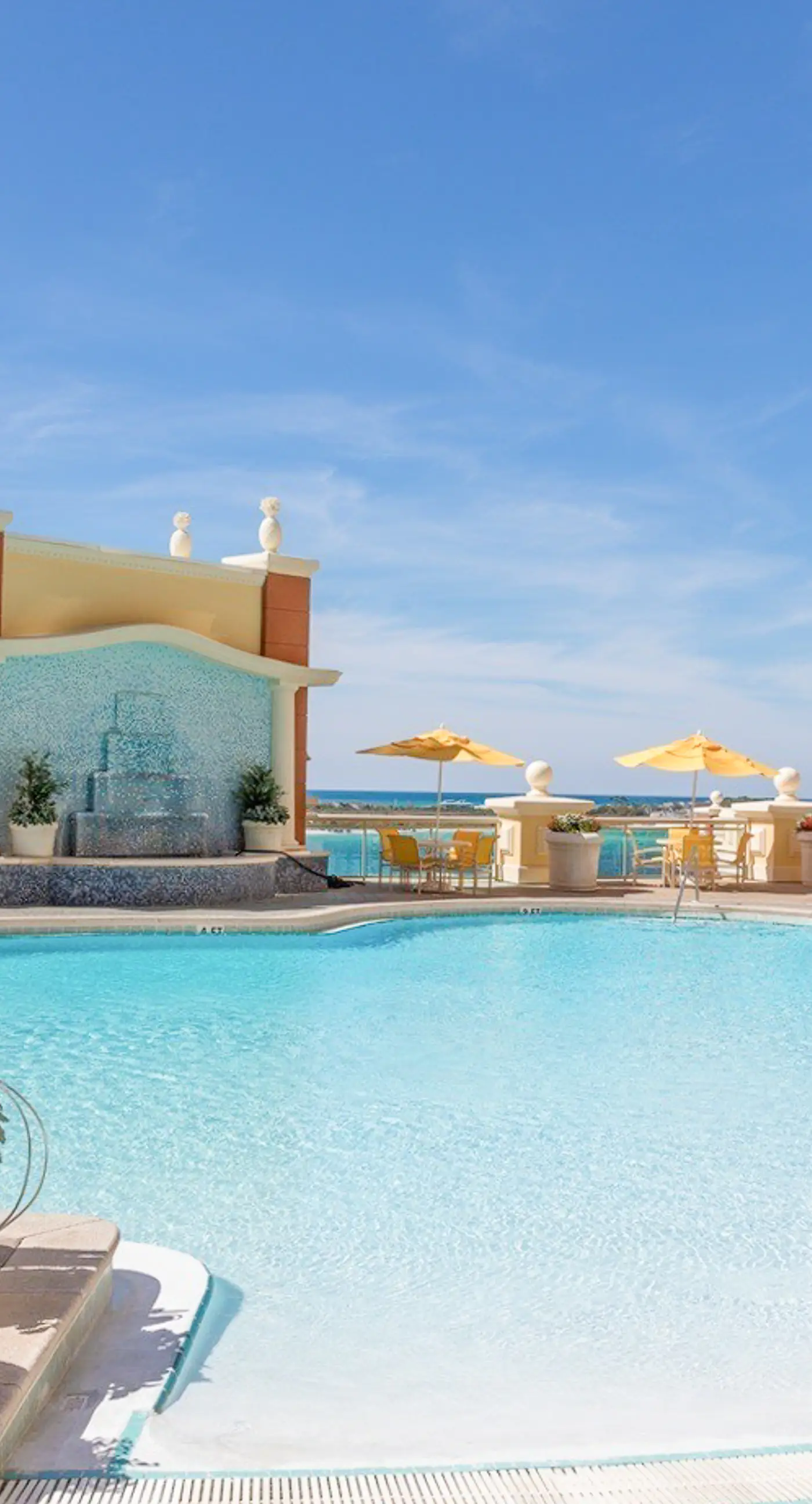 Penthouse condo Emerald Grande with pools, hot tubs, gym - water-view balconies