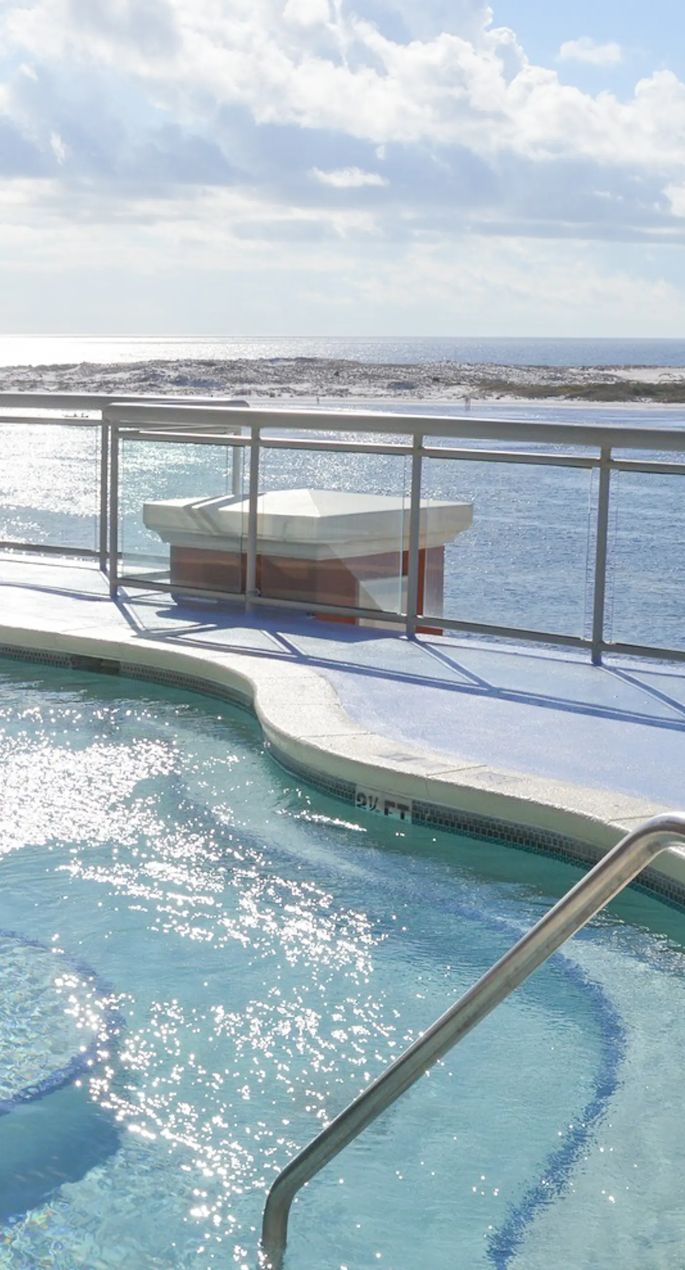 Penthouse condo Emerald Grande with pools, hot tubs, gym - water-view balconies