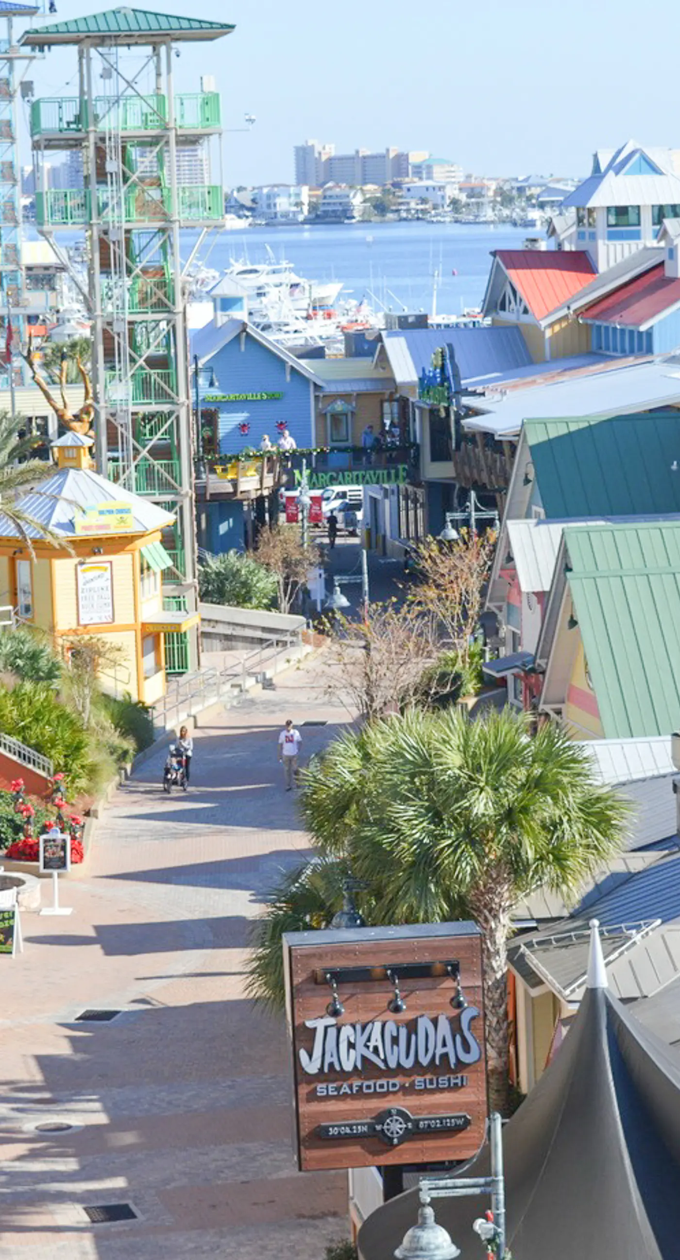 Penthouse condo Emerald Grande with pools, hot tubs, gym - water-view balconies