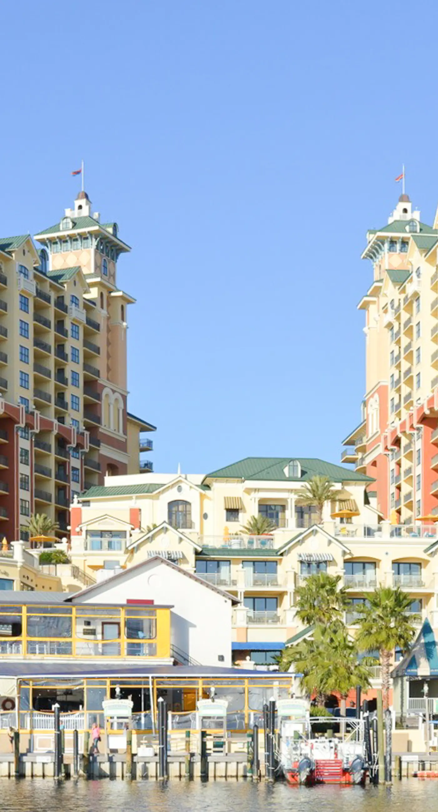 Penthouse condo Emerald Grande with pools, hot tubs, gym - water-view balconies