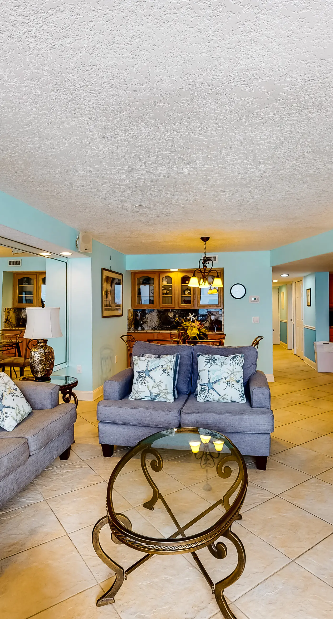 All-suite condo with pool, hot tub, sauna, free WiFi & central AC