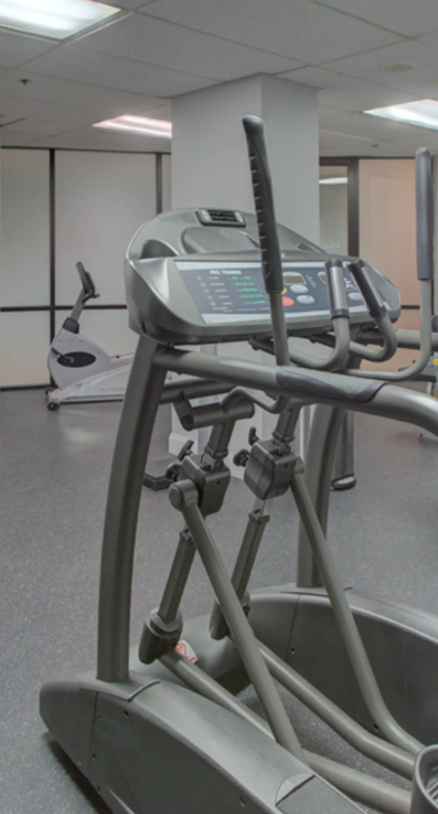 All-suite condo with pool, hot tub, sauna, free WiFi & central AC