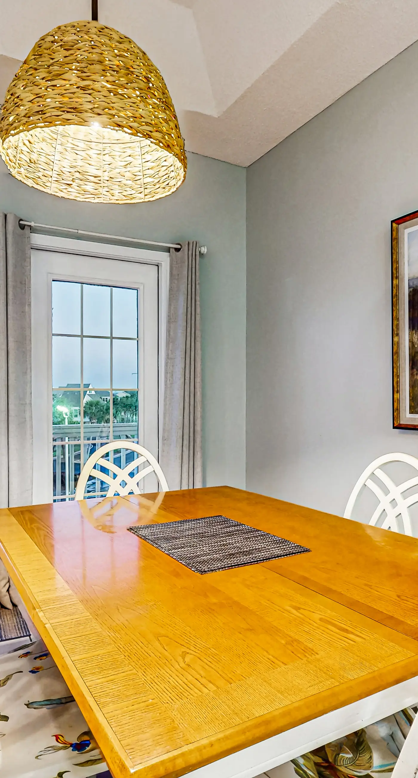 Dog-friendly condo with a pool, hot tub & tennis courts - walk to the beach