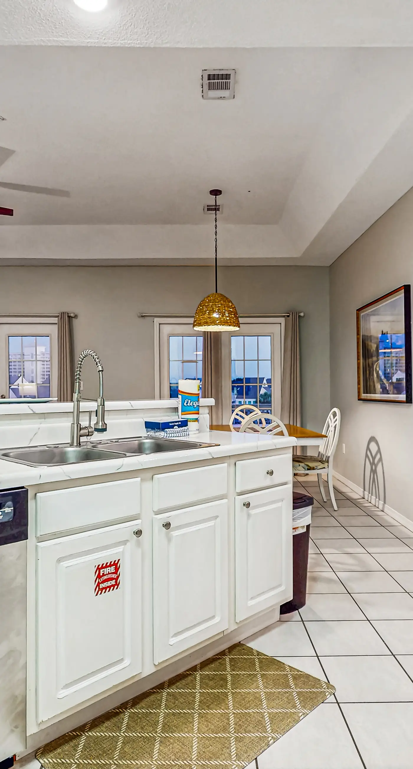 Dog-friendly condo with a pool, hot tub & tennis courts - walk to the beach