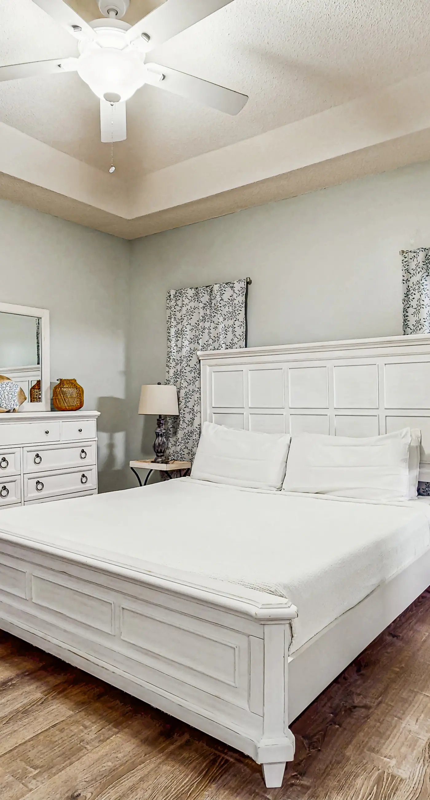 Dog-friendly condo with a pool, hot tub & tennis courts - walk to the beach