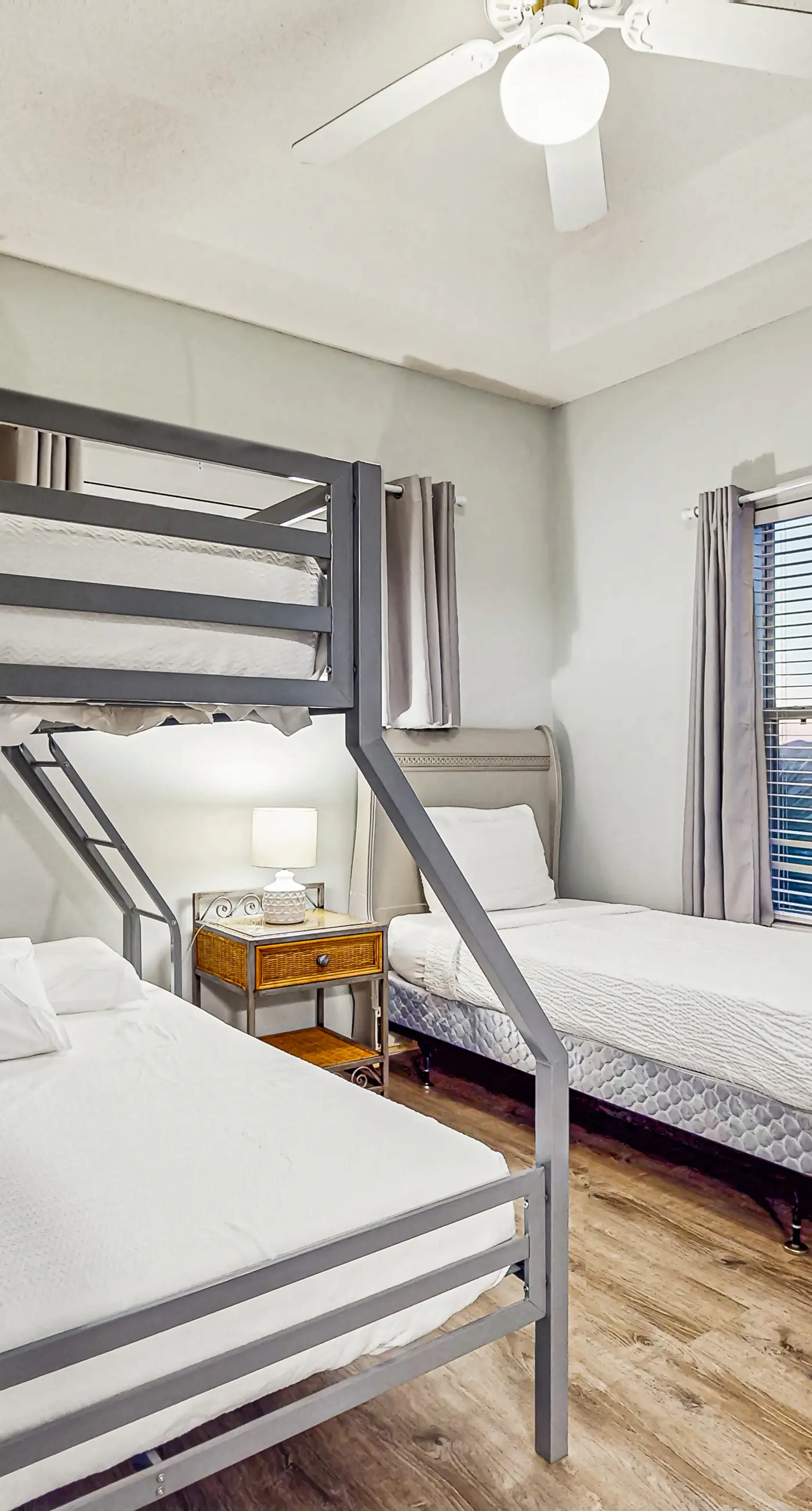 Dog-friendly condo with a pool, hot tub & tennis courts - walk to the beach