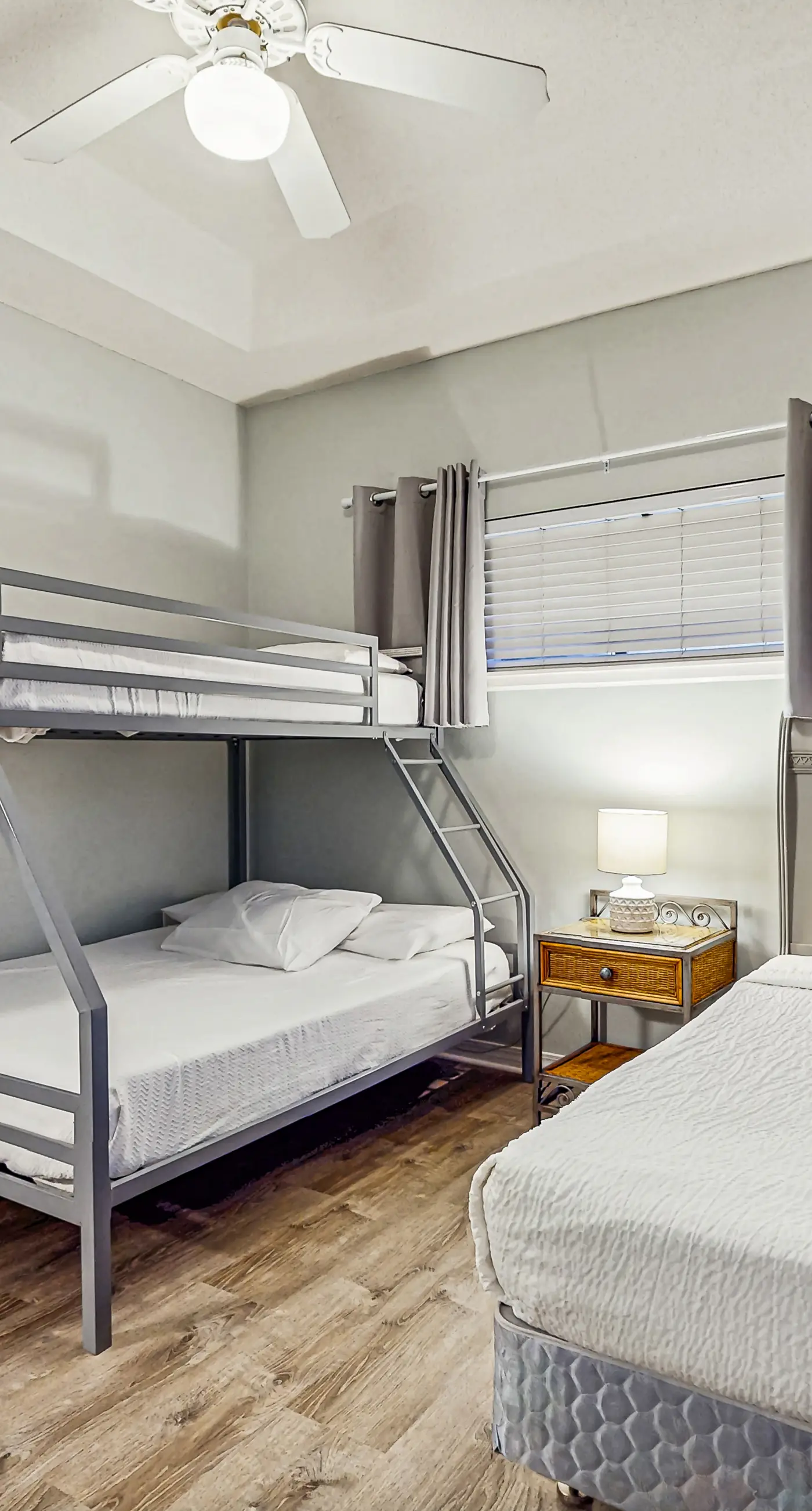 Dog-friendly condo with a pool, hot tub & tennis courts - walk to the beach