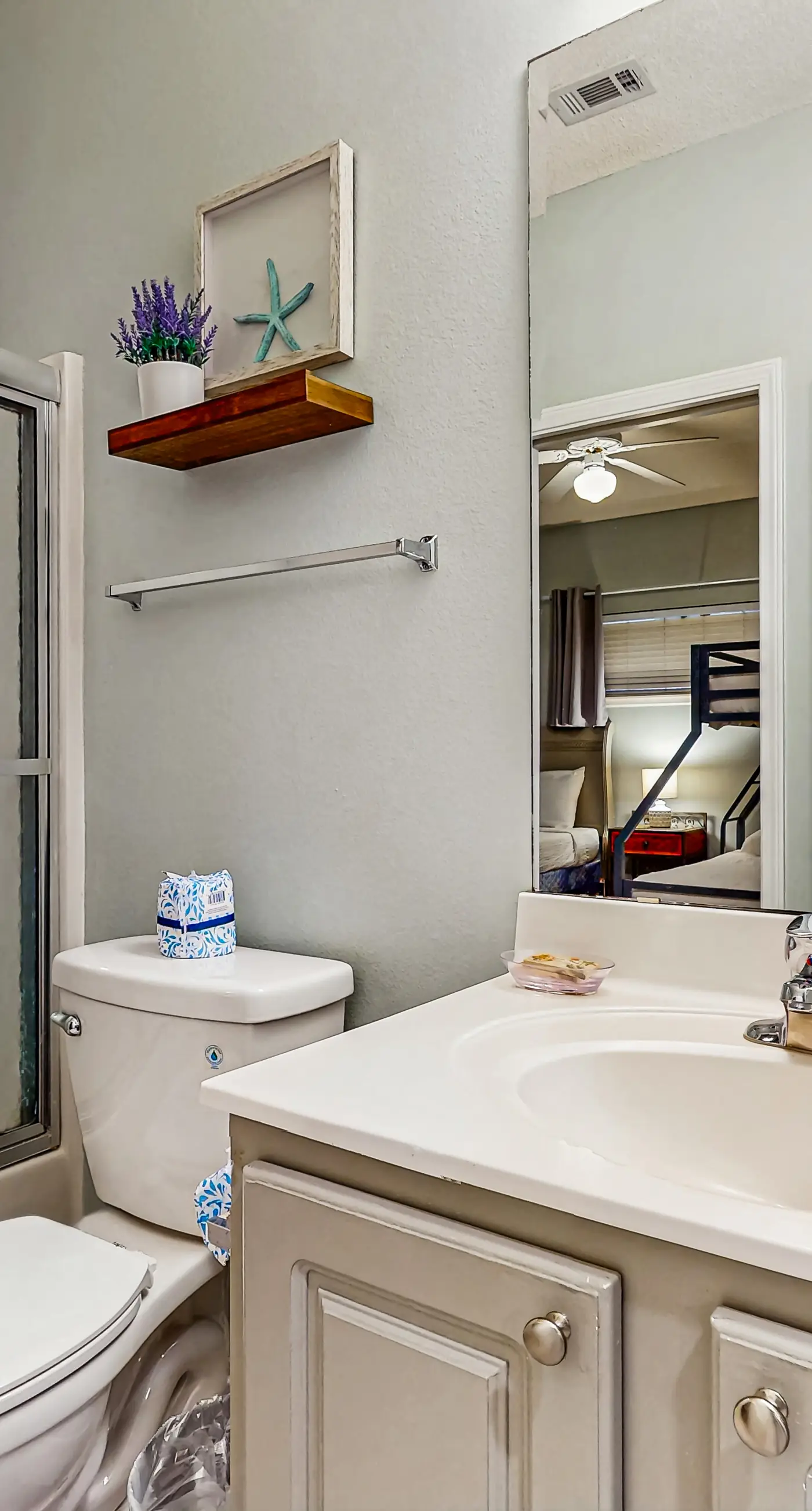 Dog-friendly condo with a pool, hot tub & tennis courts - walk to the beach