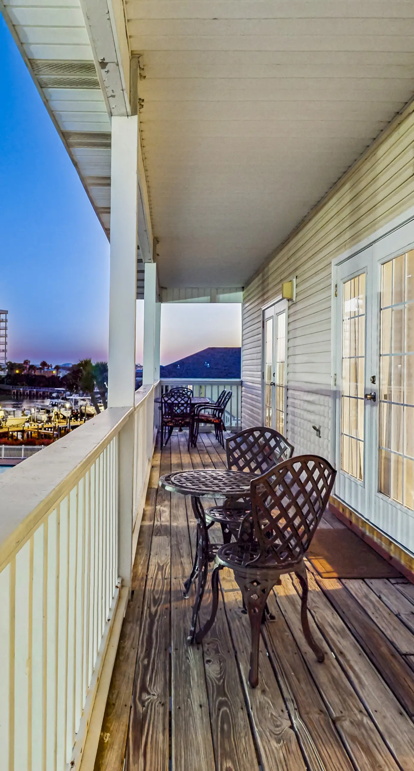 Dog-friendly condo with a pool, hot tub & tennis courts - walk to the beach