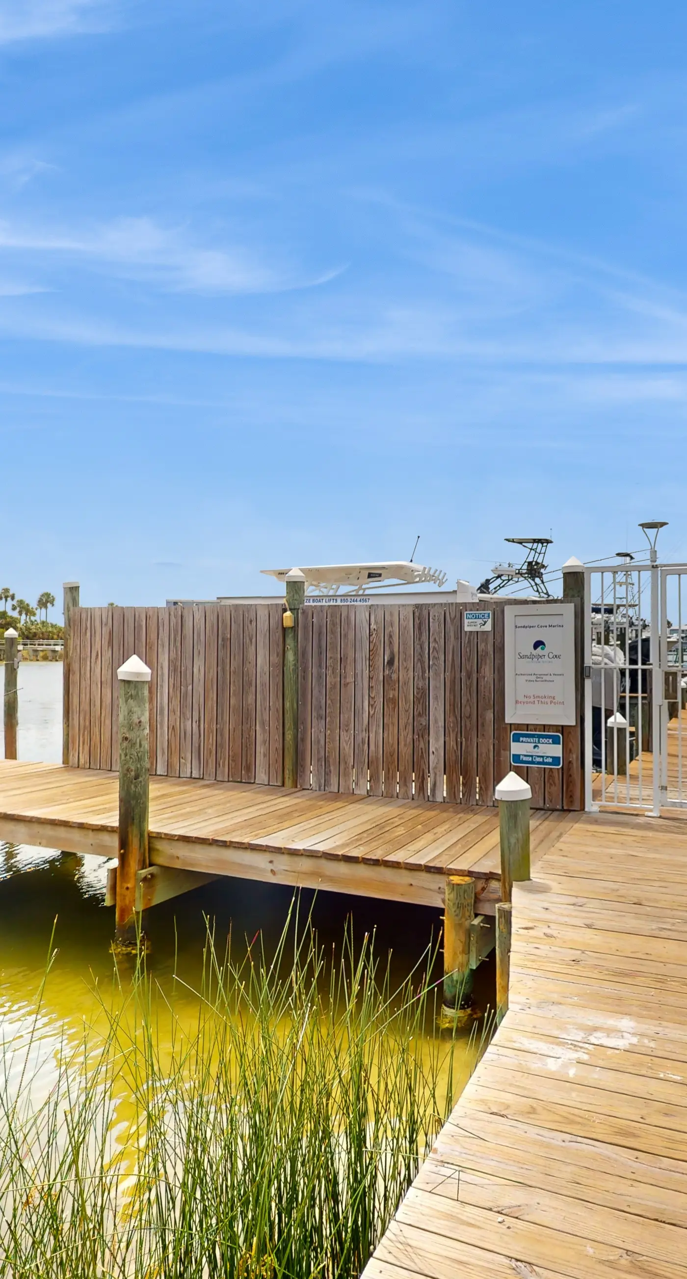 Dog-friendly condo with a pool, hot tub & tennis courts - walk to the beach