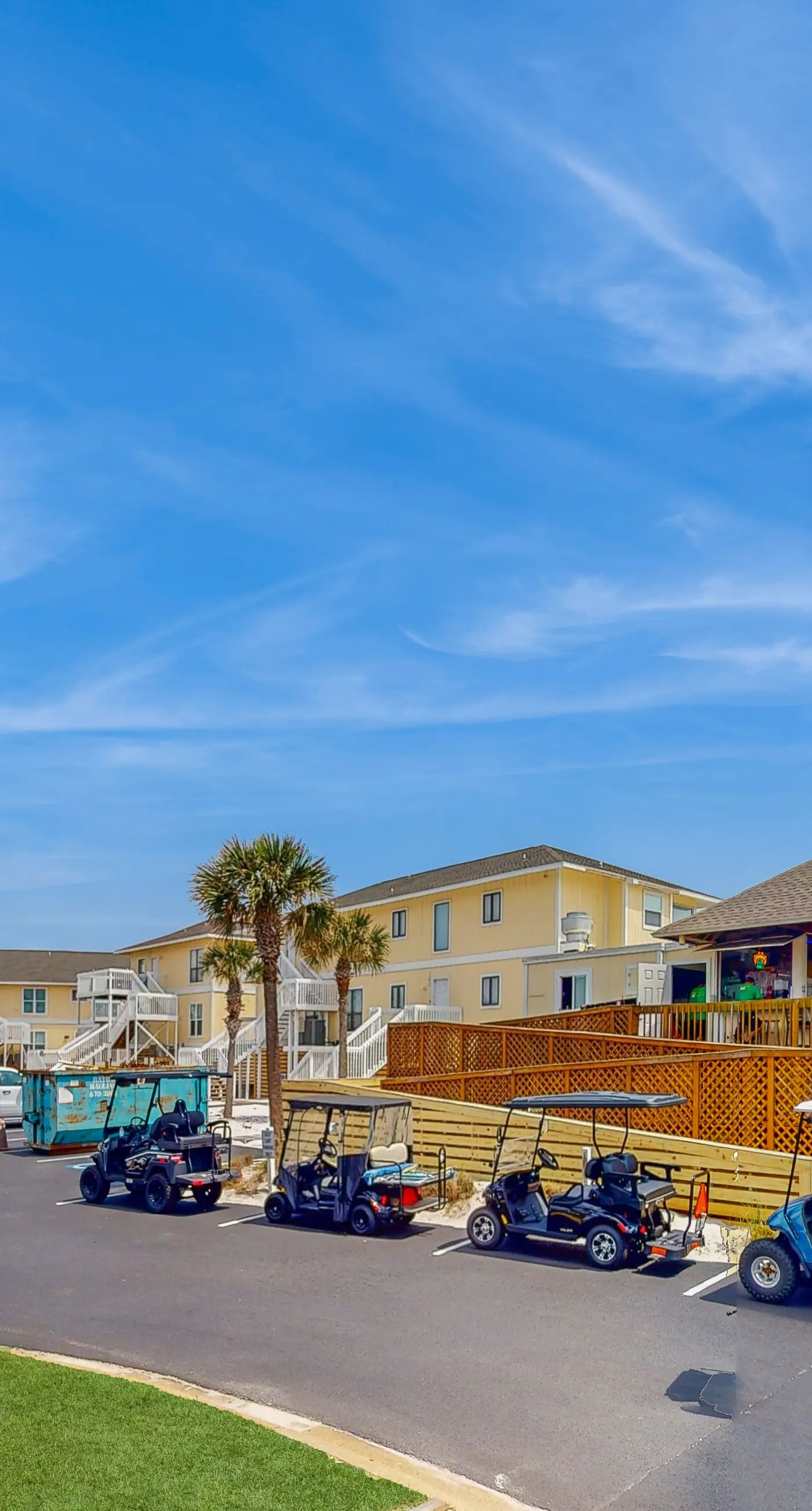 Dog-friendly condo with a pool, hot tub & tennis courts - walk to the beach