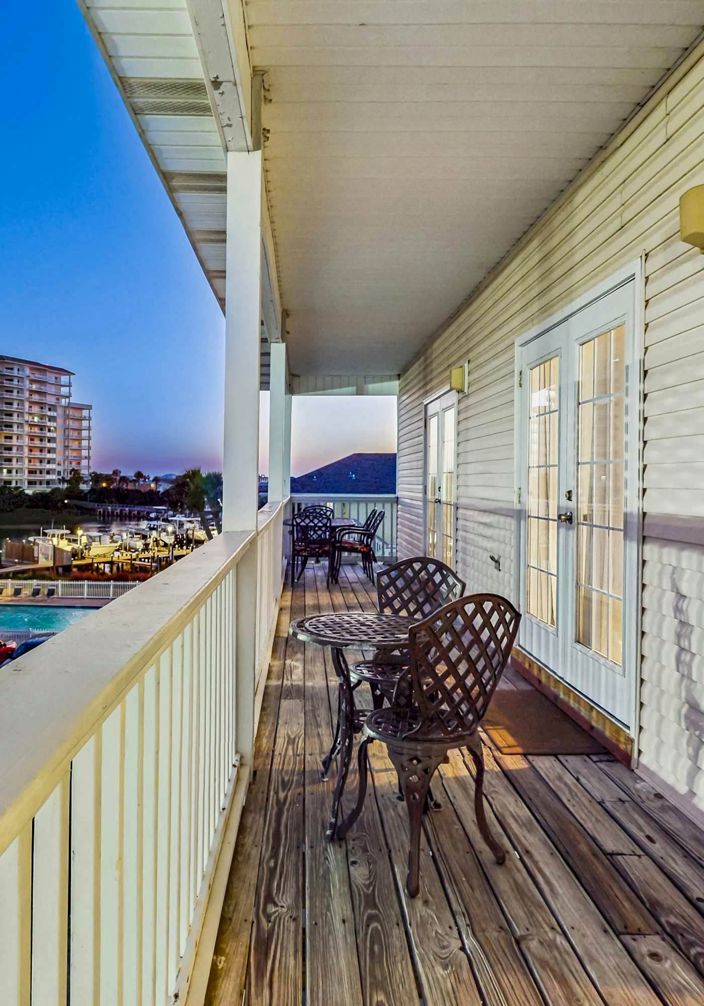 Dog-friendly condo with a pool, hot tub & tennis courts - walk to the beach