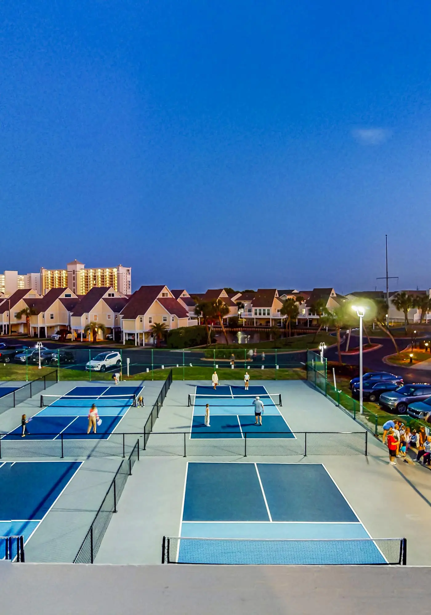 Dog-friendly condo with a pool, hot tub & tennis courts - walk to the beach