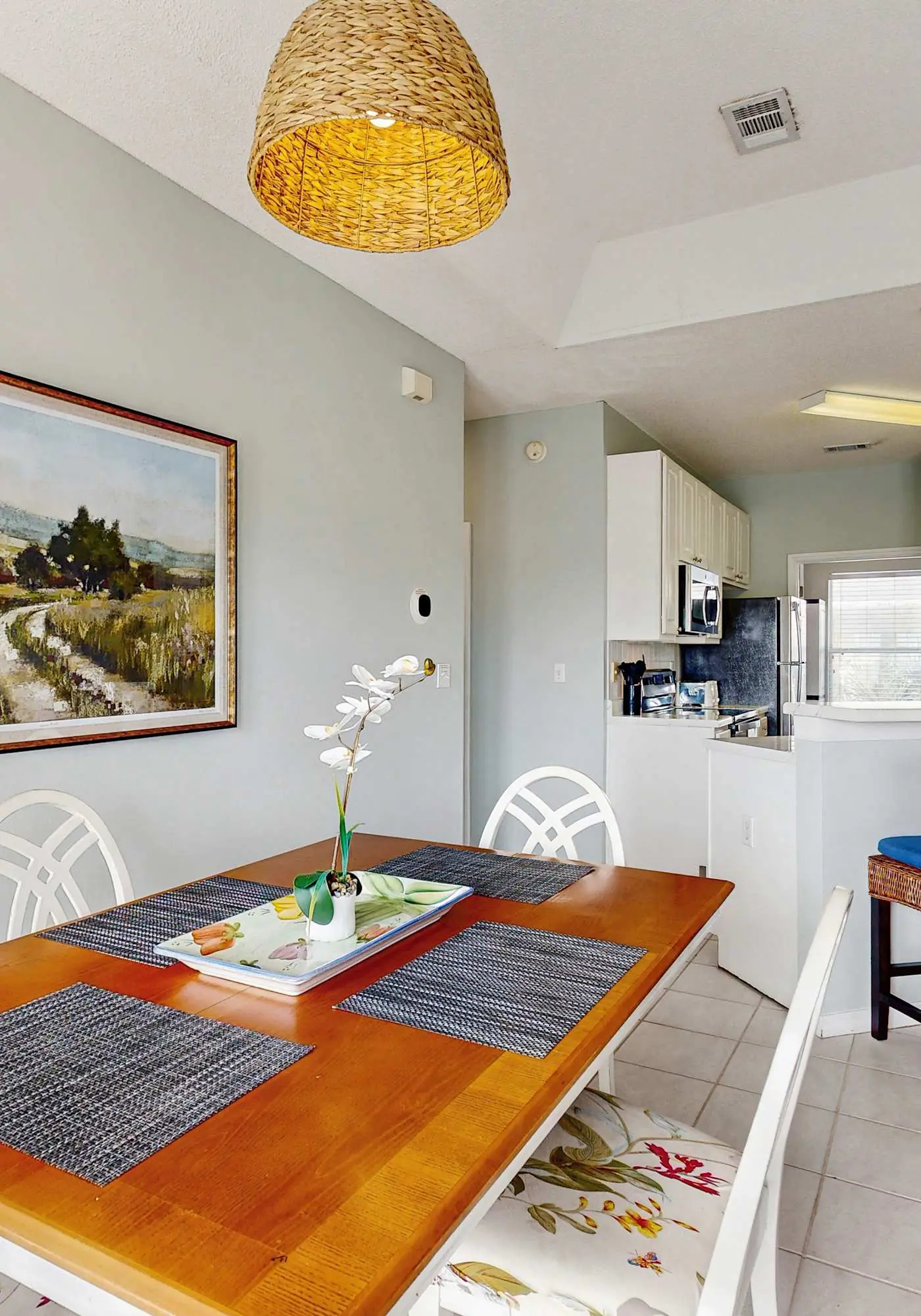 Dog-friendly condo with a pool, hot tub & tennis courts - walk to the beach