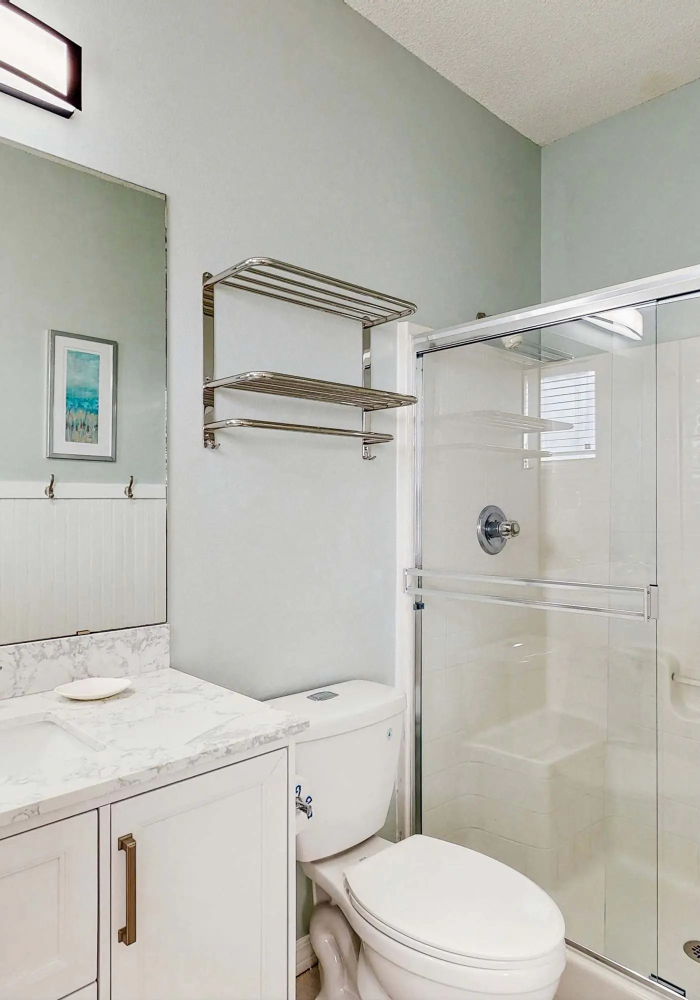 Dog-friendly condo with a pool, hot tub & tennis courts - walk to the beach