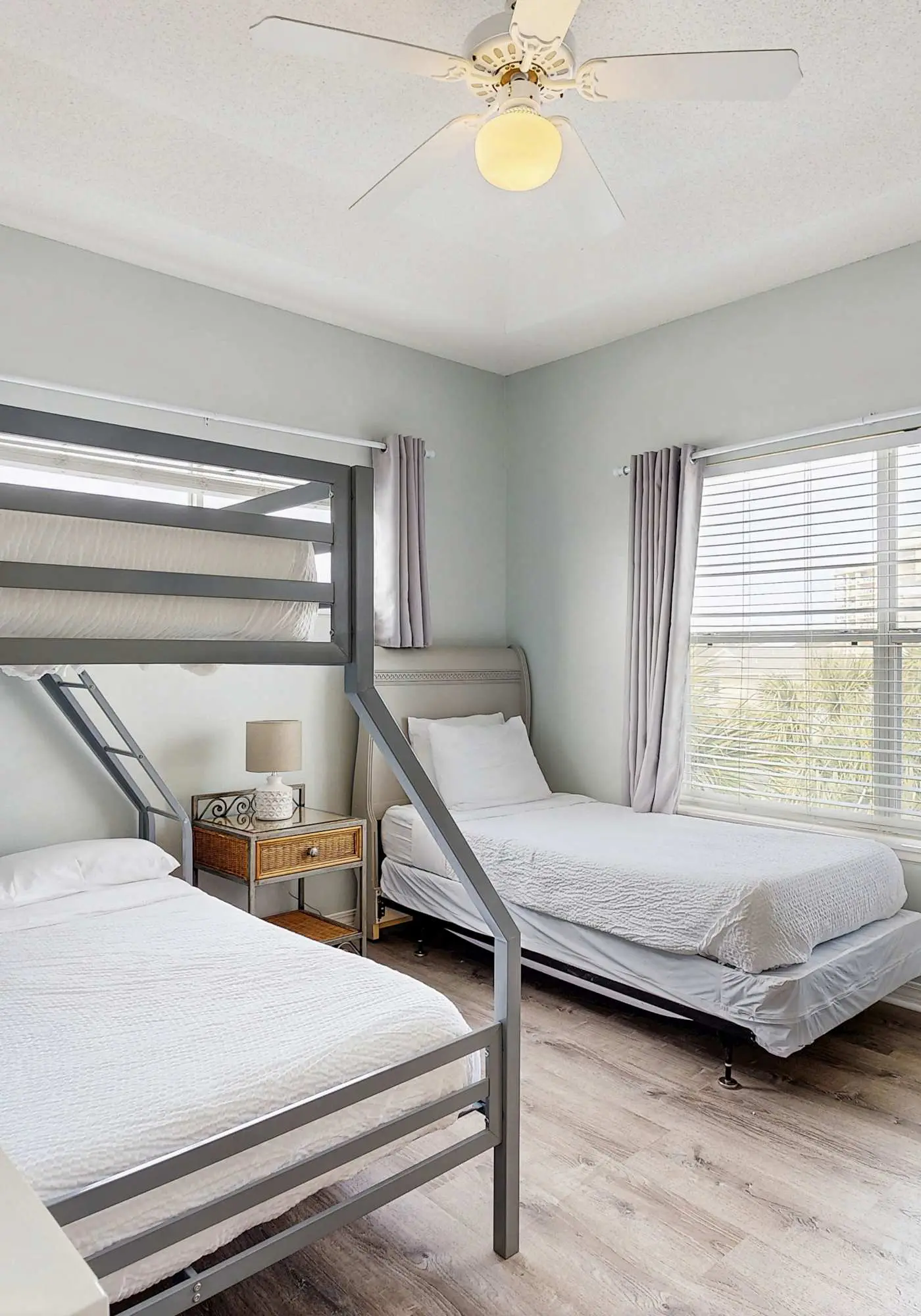 Dog-friendly condo with a pool, hot tub & tennis courts - walk to the beach