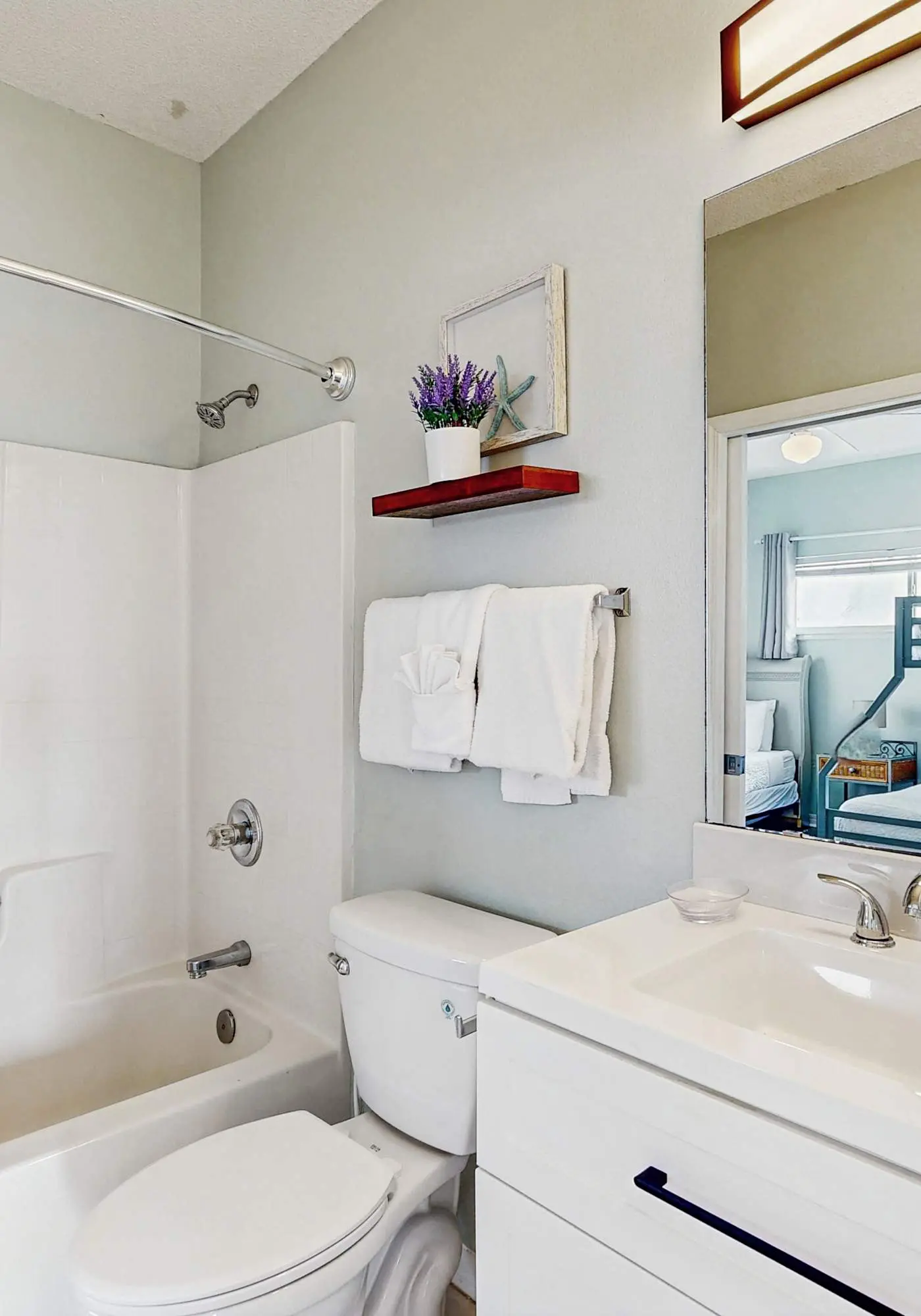 Dog-friendly condo with a pool, hot tub & tennis courts - walk to the beach