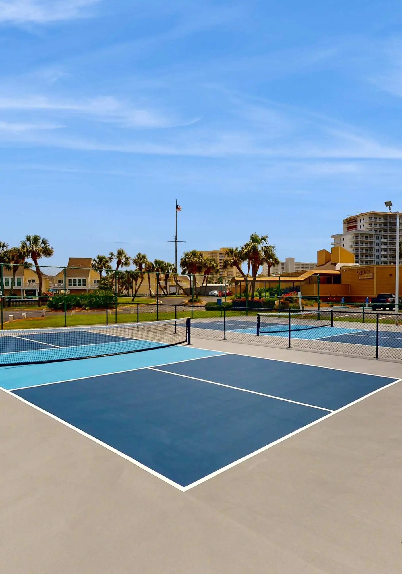 Dog-friendly condo with a pool, hot tub & tennis courts - walk to the beach