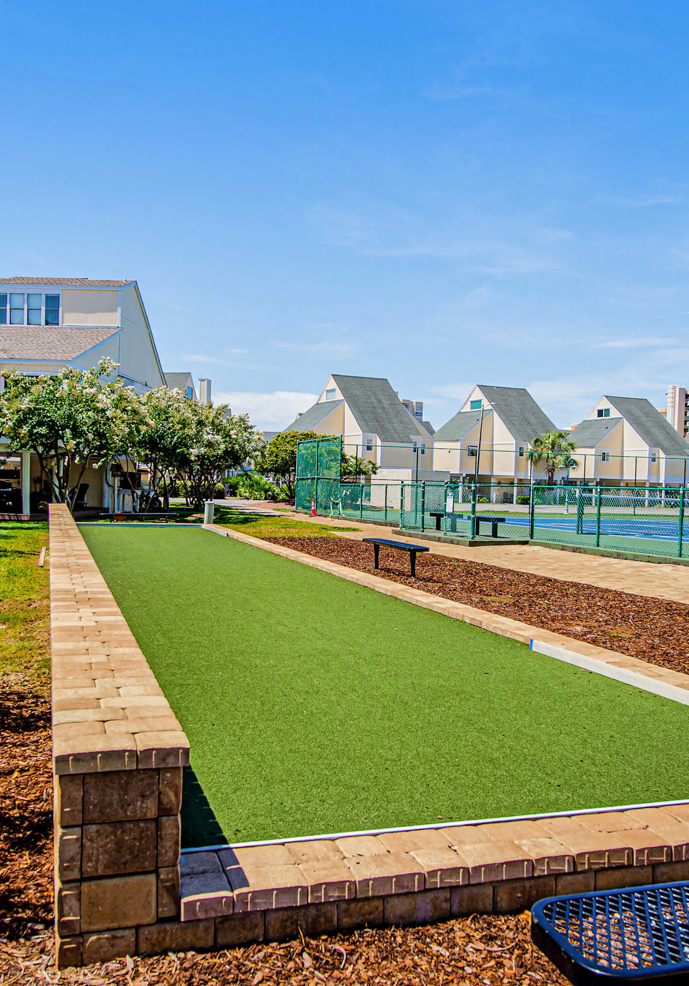 Dog-friendly condo with a pool, hot tub & tennis courts - walk to the beach