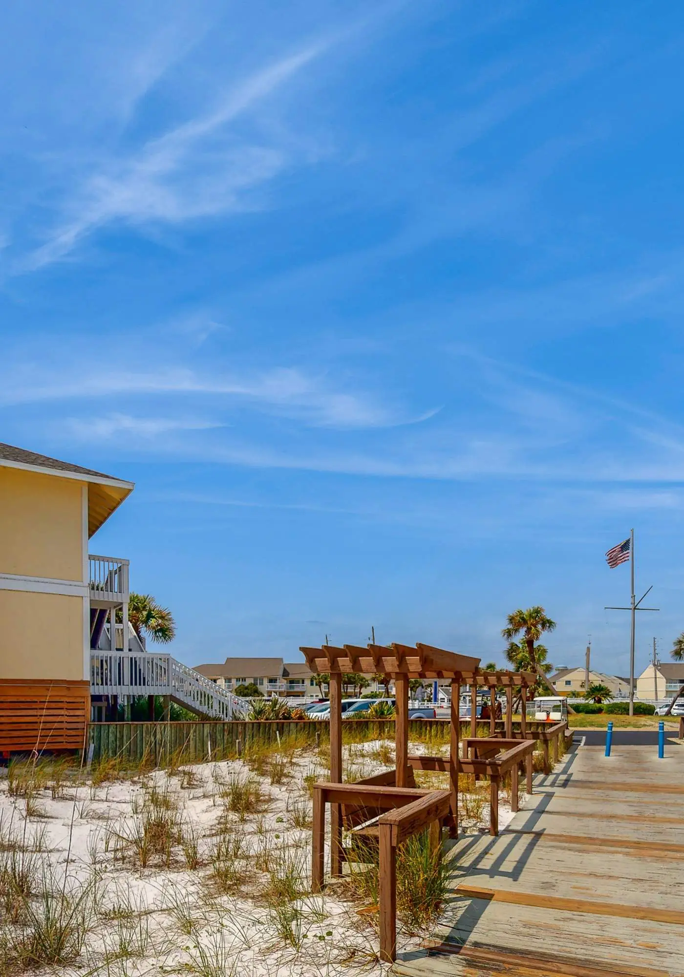 Dog-friendly condo with a pool, hot tub & tennis courts - walk to the beach