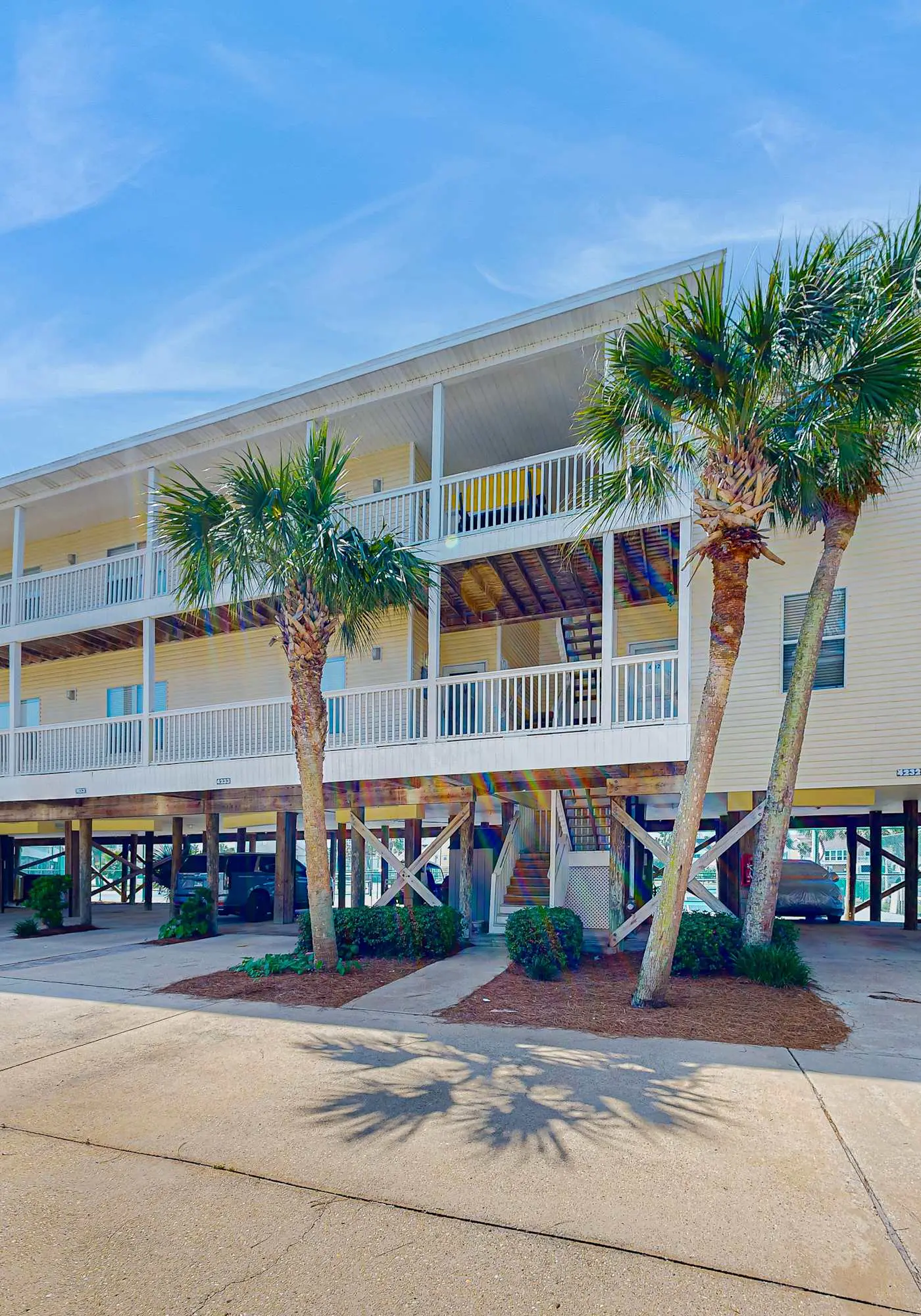 Dog-friendly condo with a pool, hot tub & tennis courts - walk to the beach