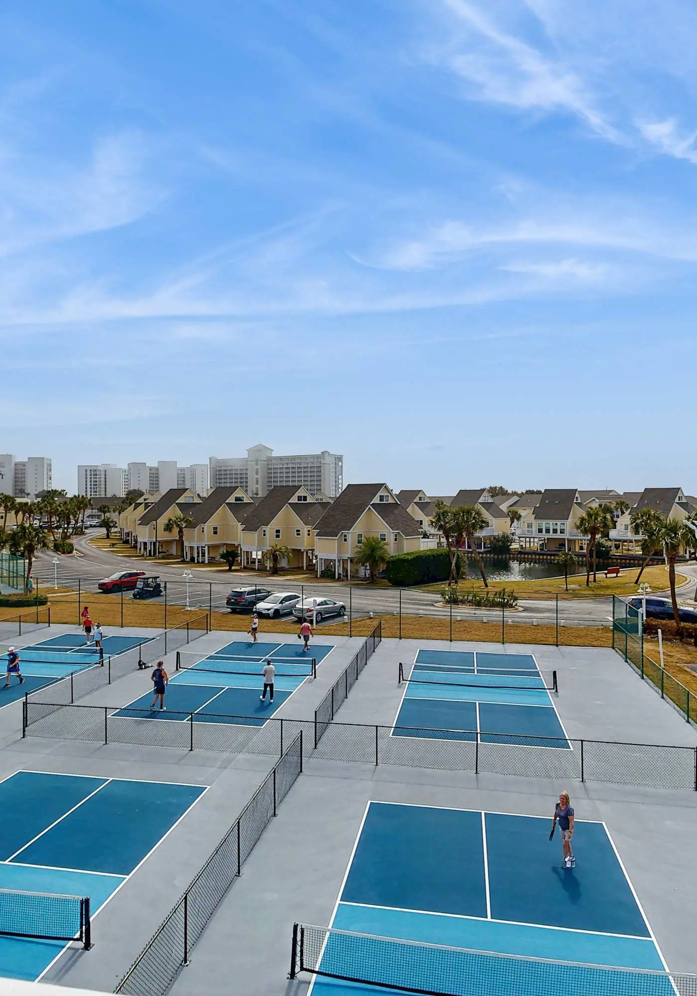 Dog-friendly condo with a pool, hot tub & tennis courts - walk to the beach