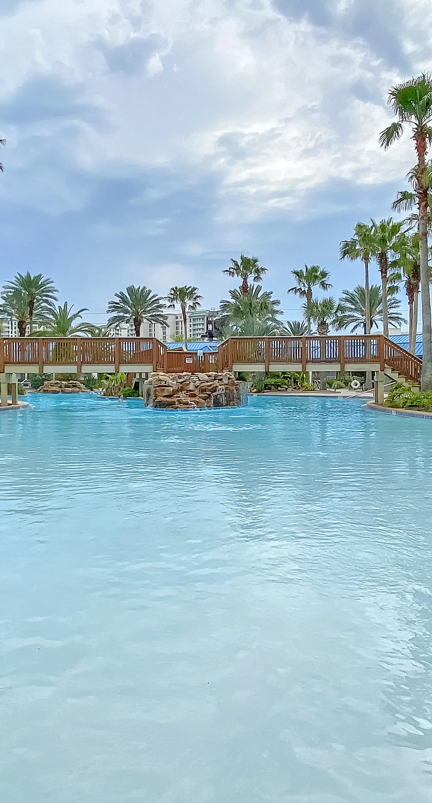 Gulf-view condo with outdoor pool, hot tub, gym & tennis - walk to the beach