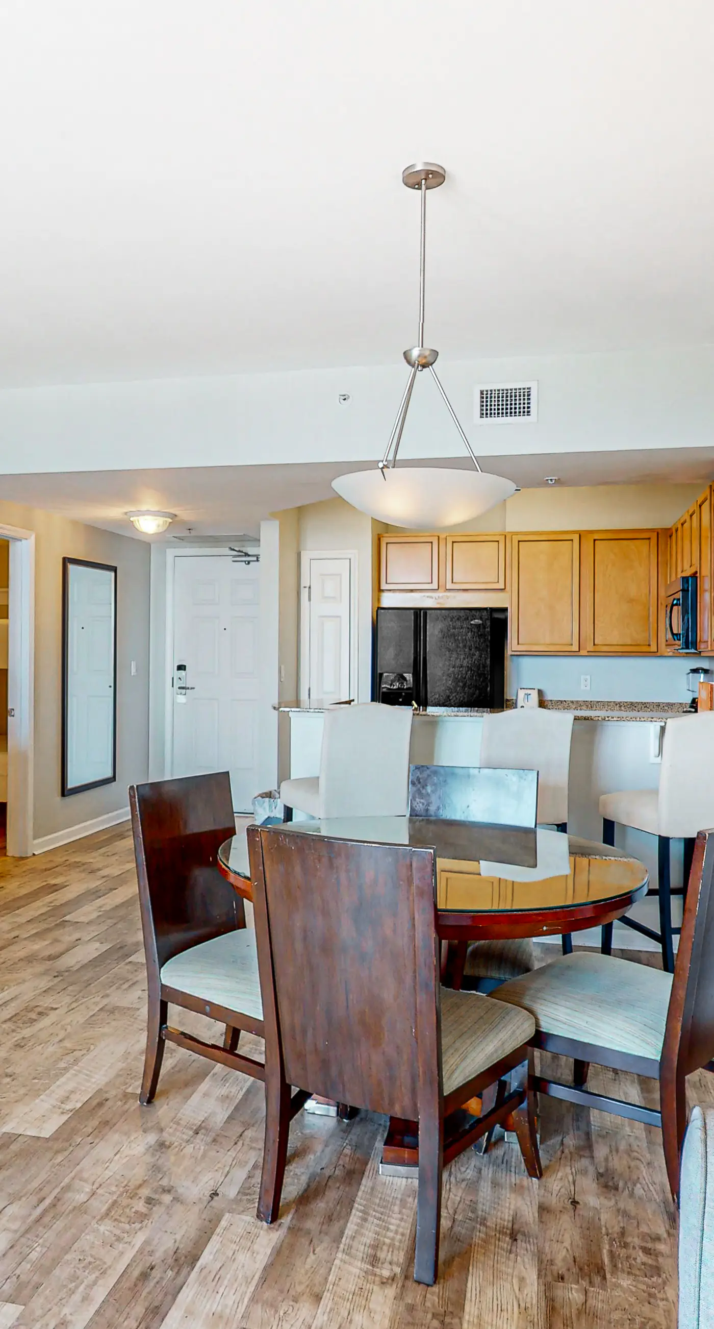 Gulf-view condo with outdoor pool, hot tub, gym & tennis - walk to the beach