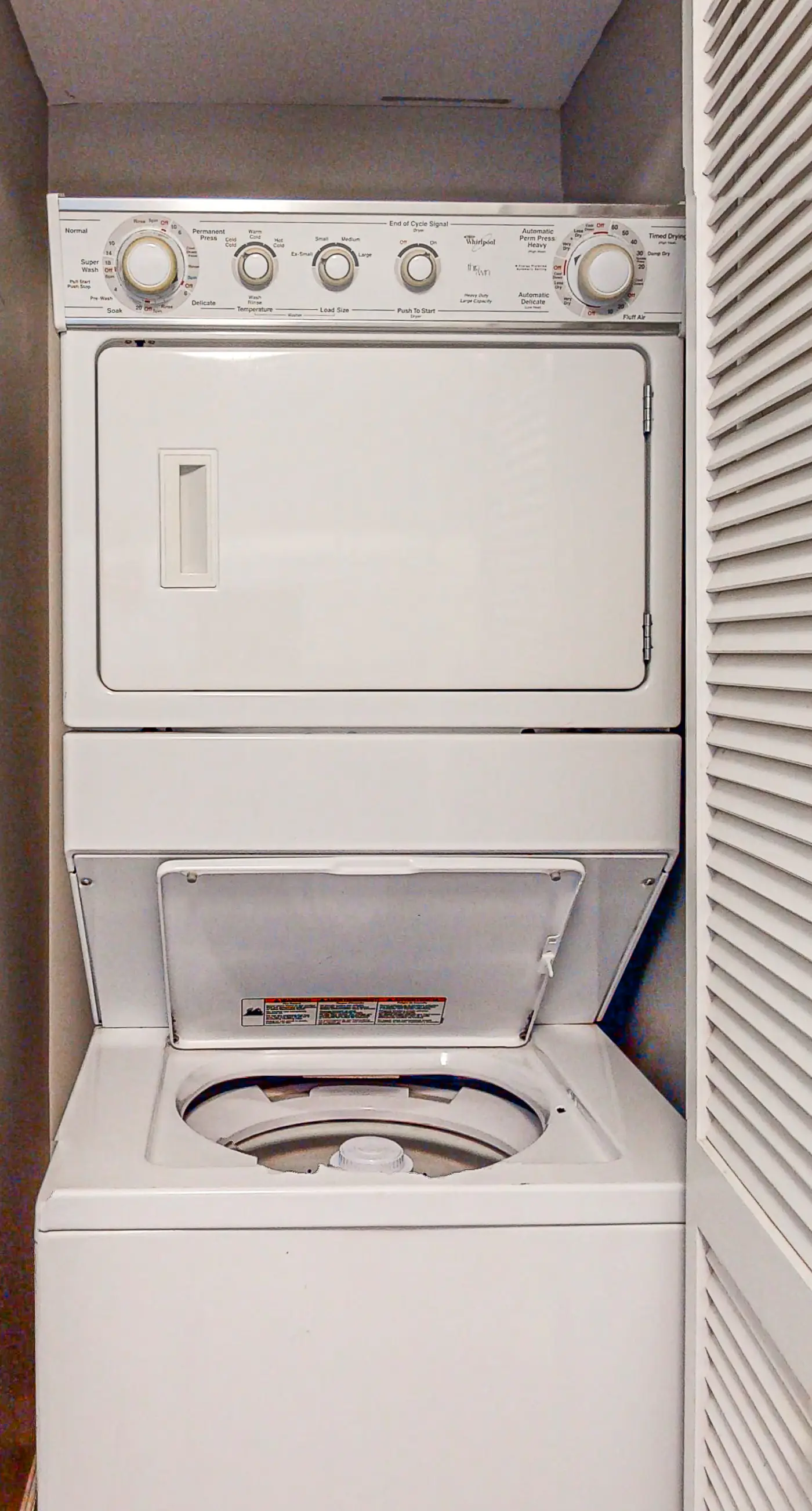 Gulf-view condo with outdoor pool, hot tub, gym & tennis - walk to the beach