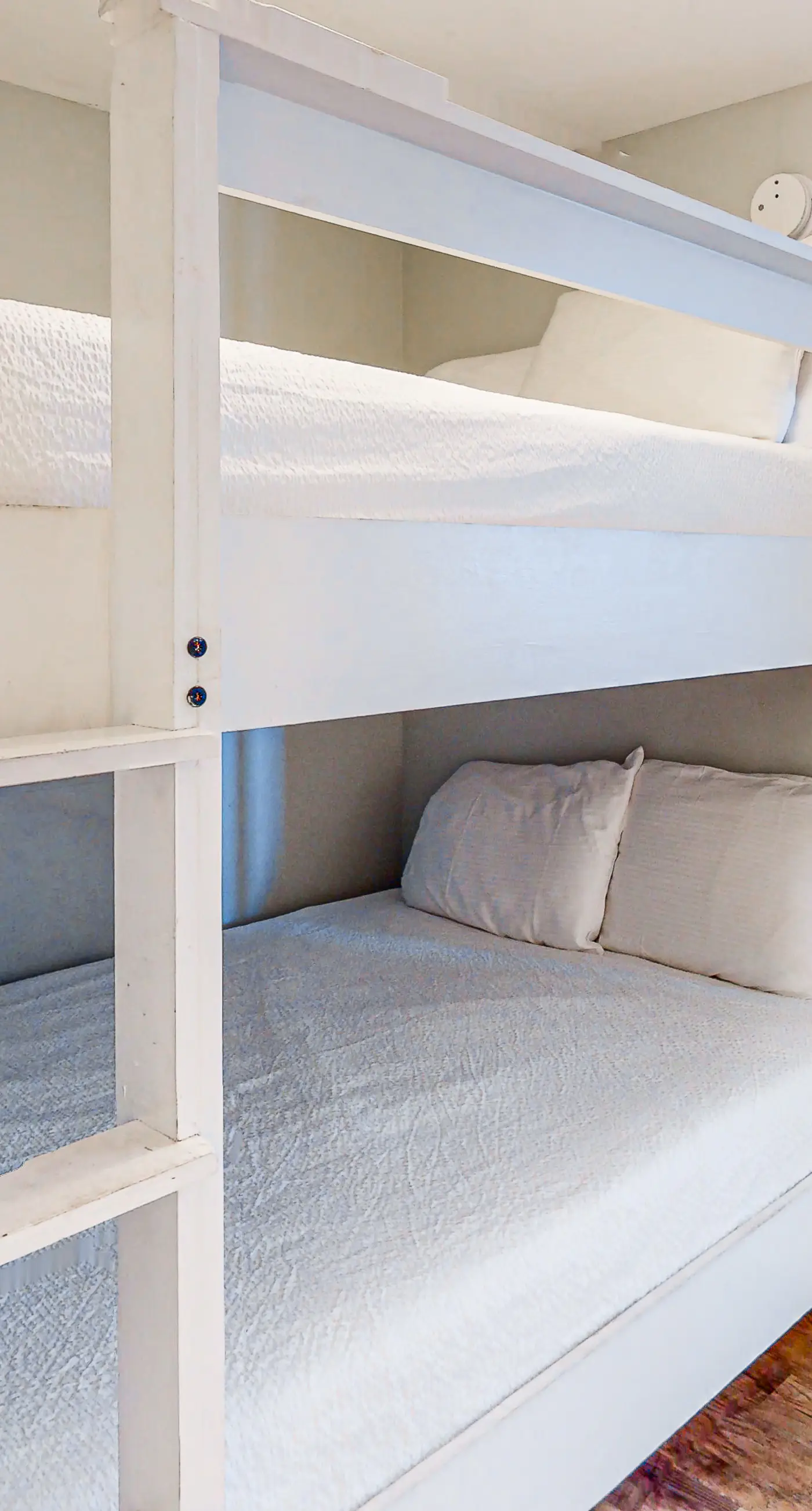 Gulf-view condo with outdoor pool, hot tub, gym & tennis - walk to the beach