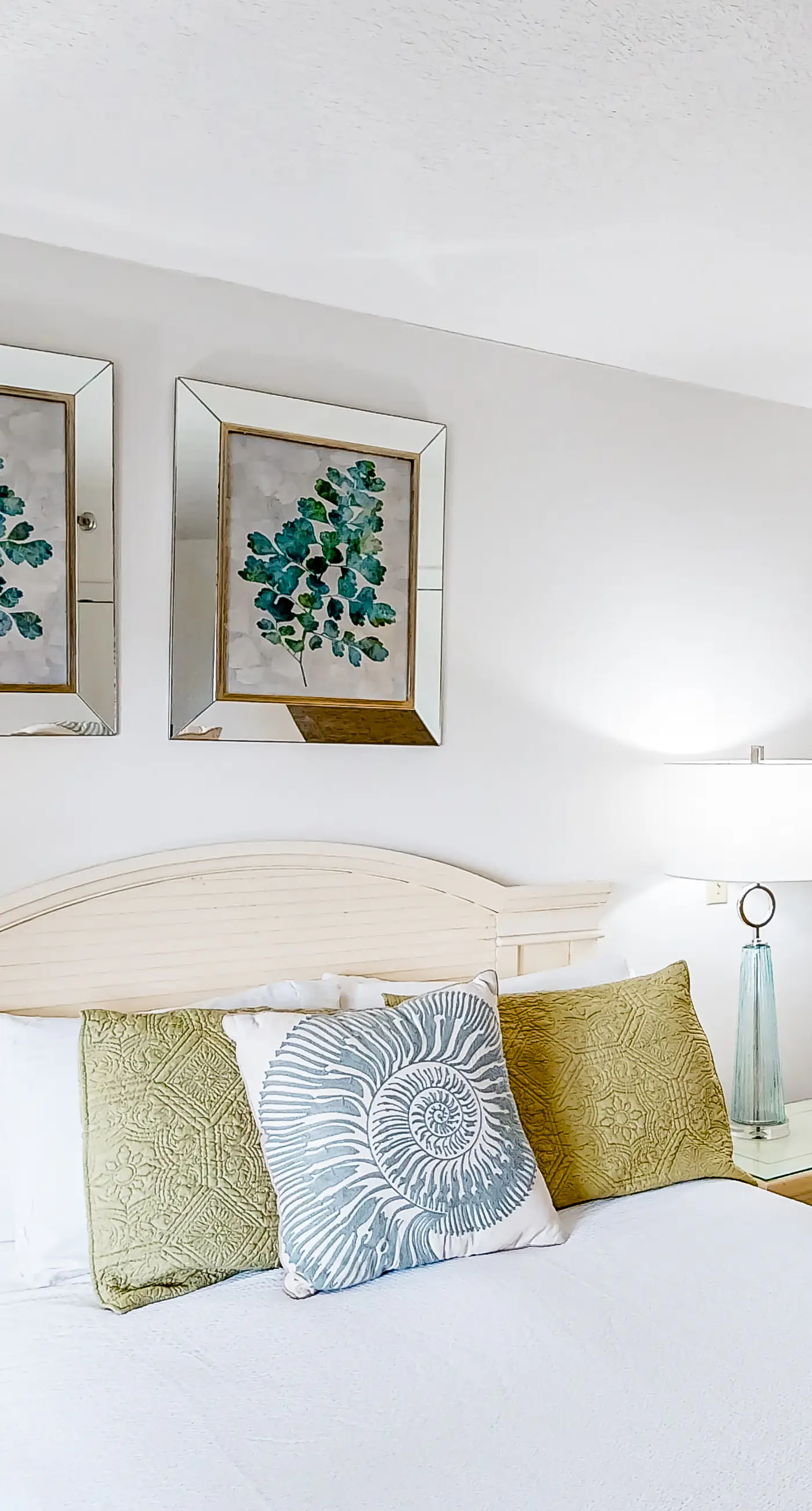 Waterfront escape with gulf views, pool, beach access, gym, balcony & AC