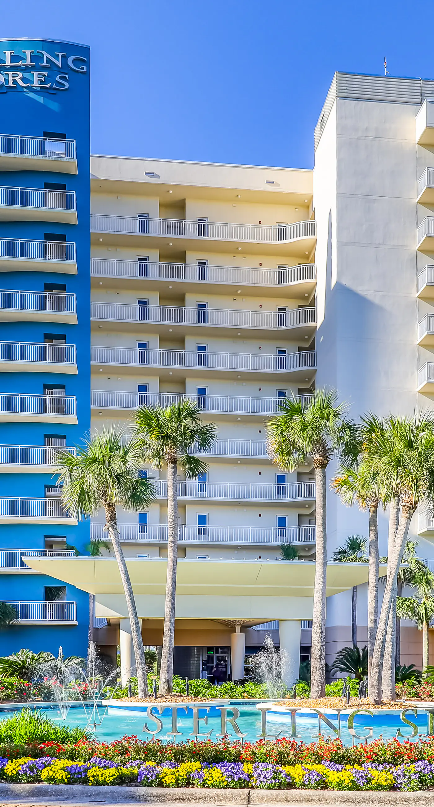 Gorgeous 2nd-floor condo with W/D, resort-style pool, gym, and beach access