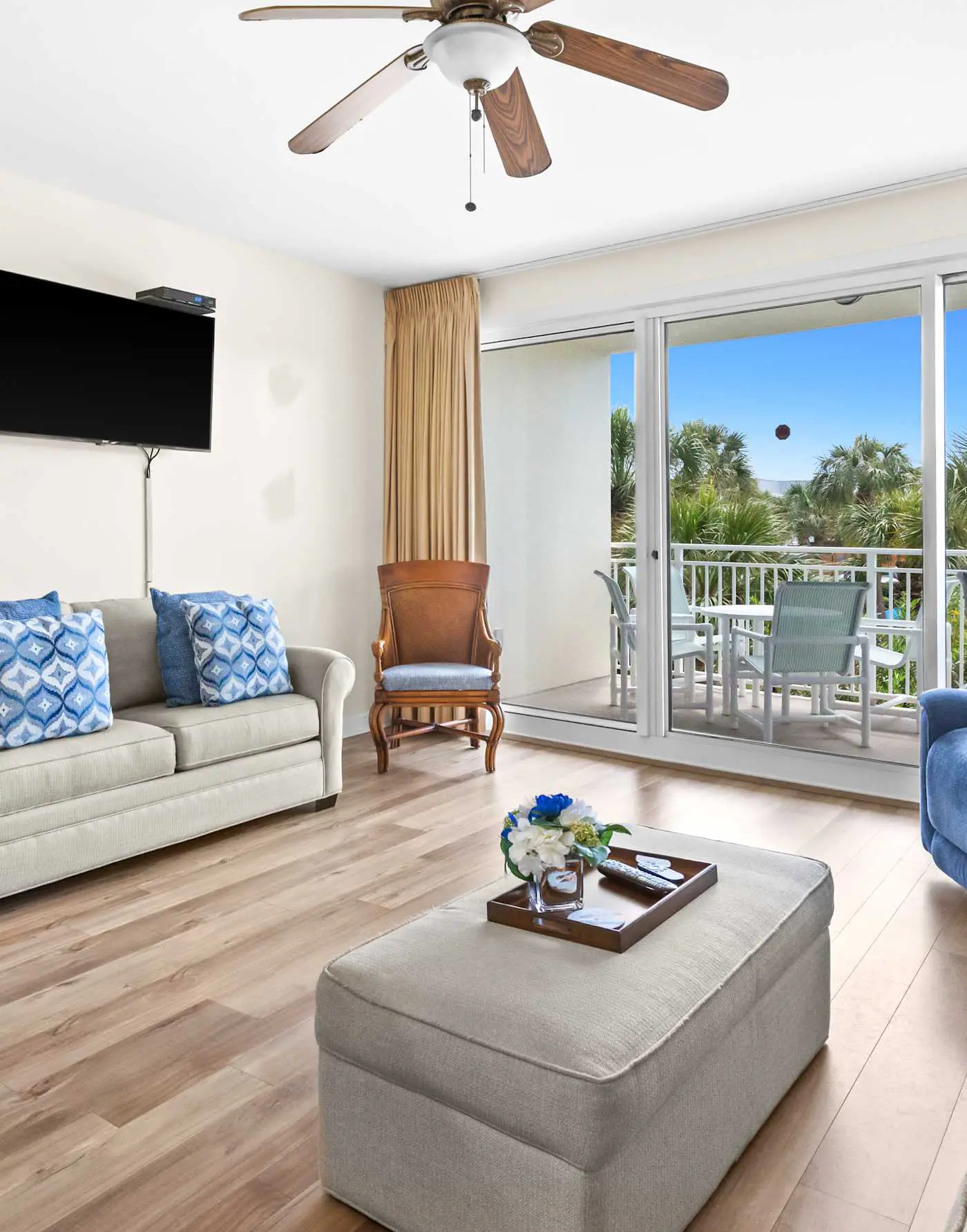 Gorgeous 2nd-floor condo with W/D, resort-style pool, gym, and beach access