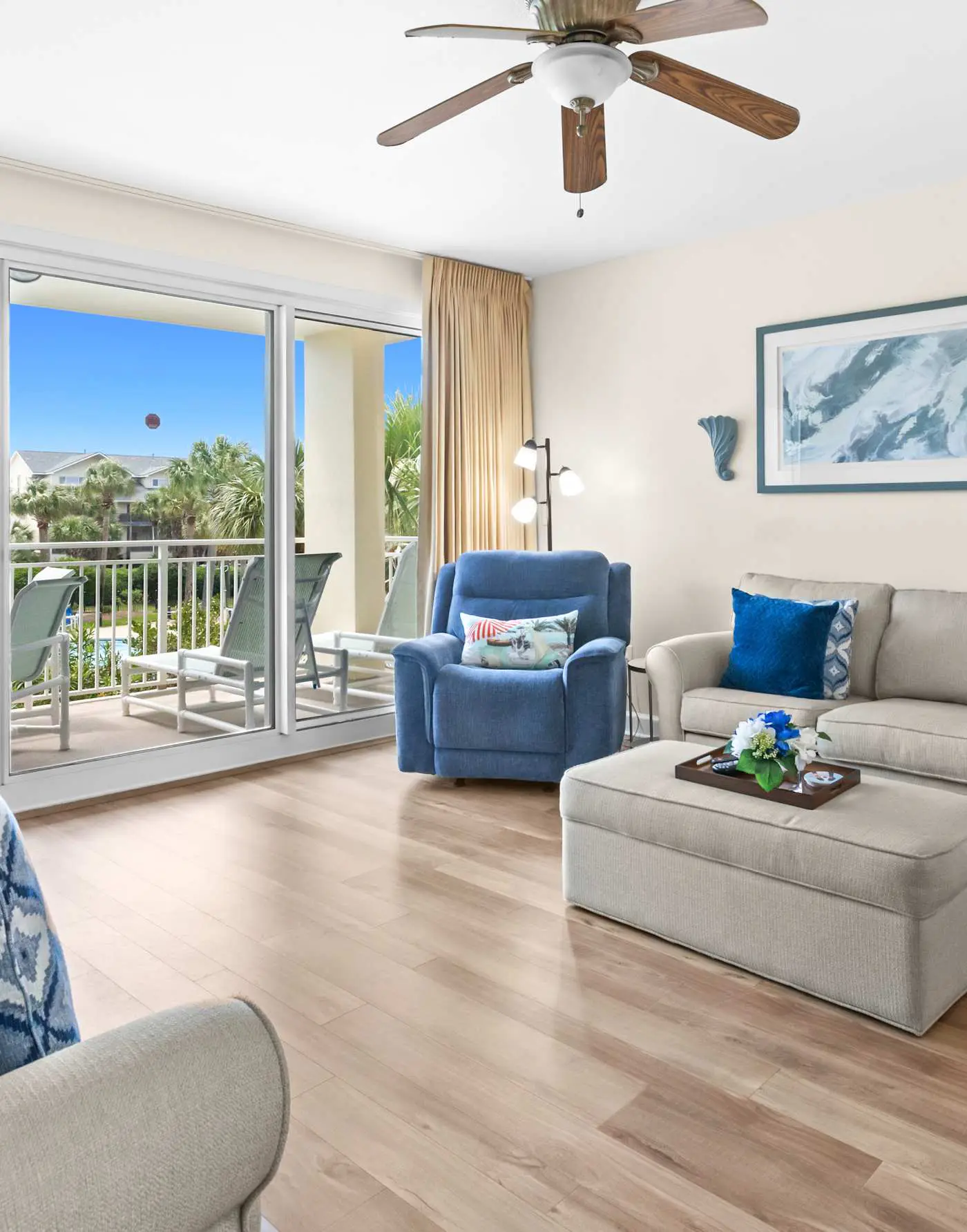 Gorgeous 2nd-floor condo with W/D, resort-style pool, gym, and beach access