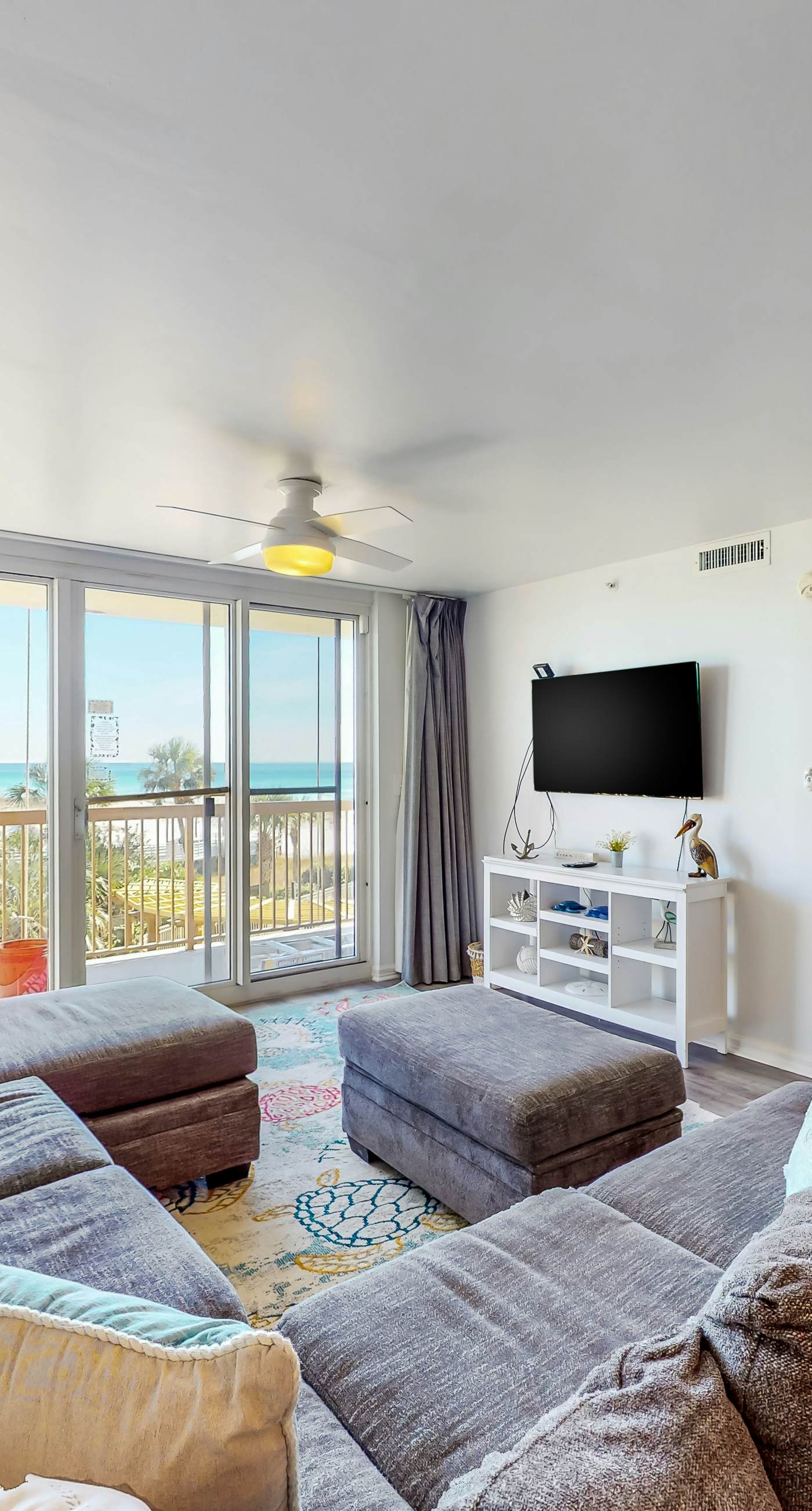 3rd-floor, Gulf-view condo at beachfront resort with pools, hot tub & two gyms