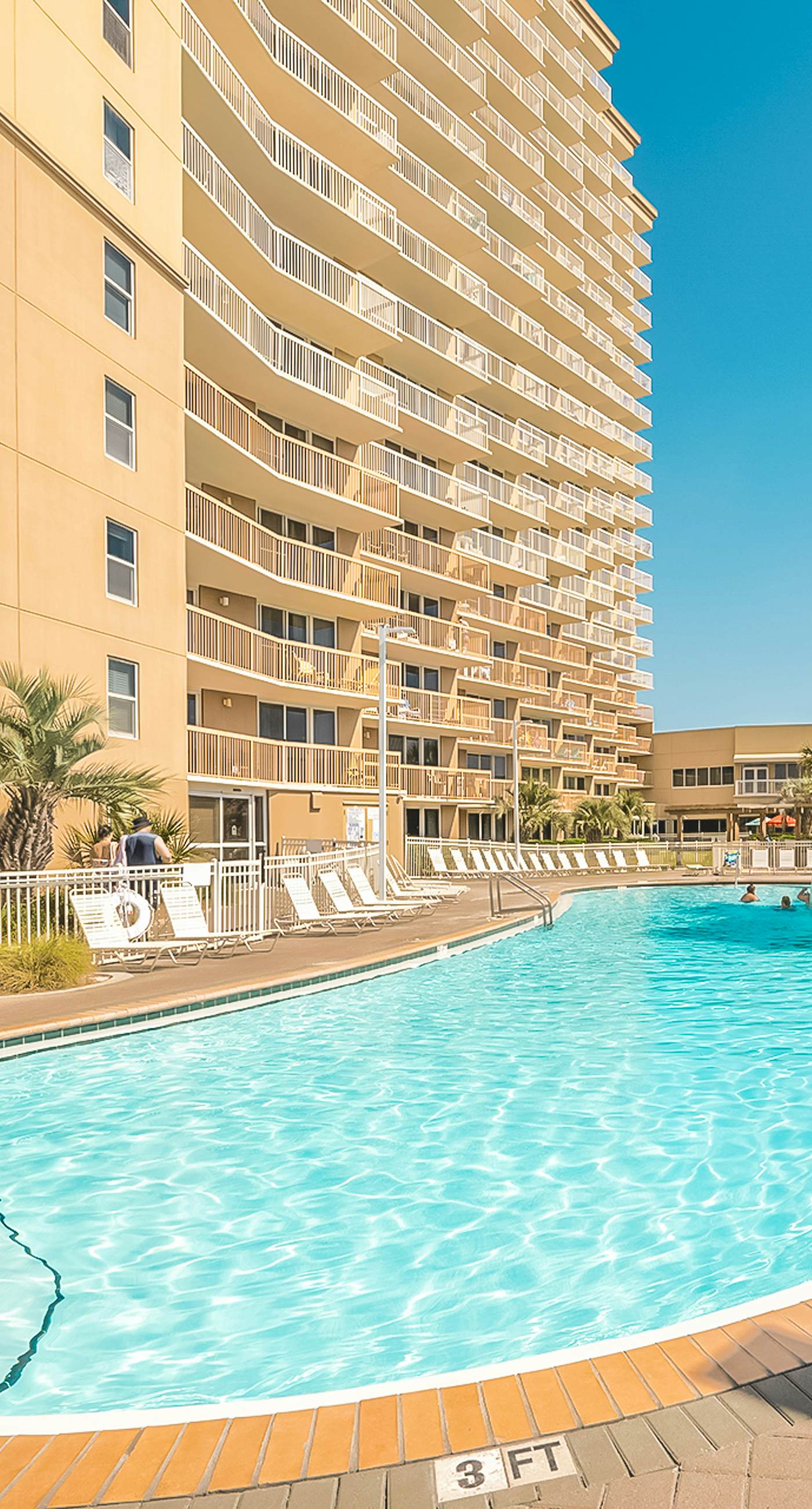 3rd-floor, Gulf-view condo at beachfront resort with pools, hot tub & two gyms