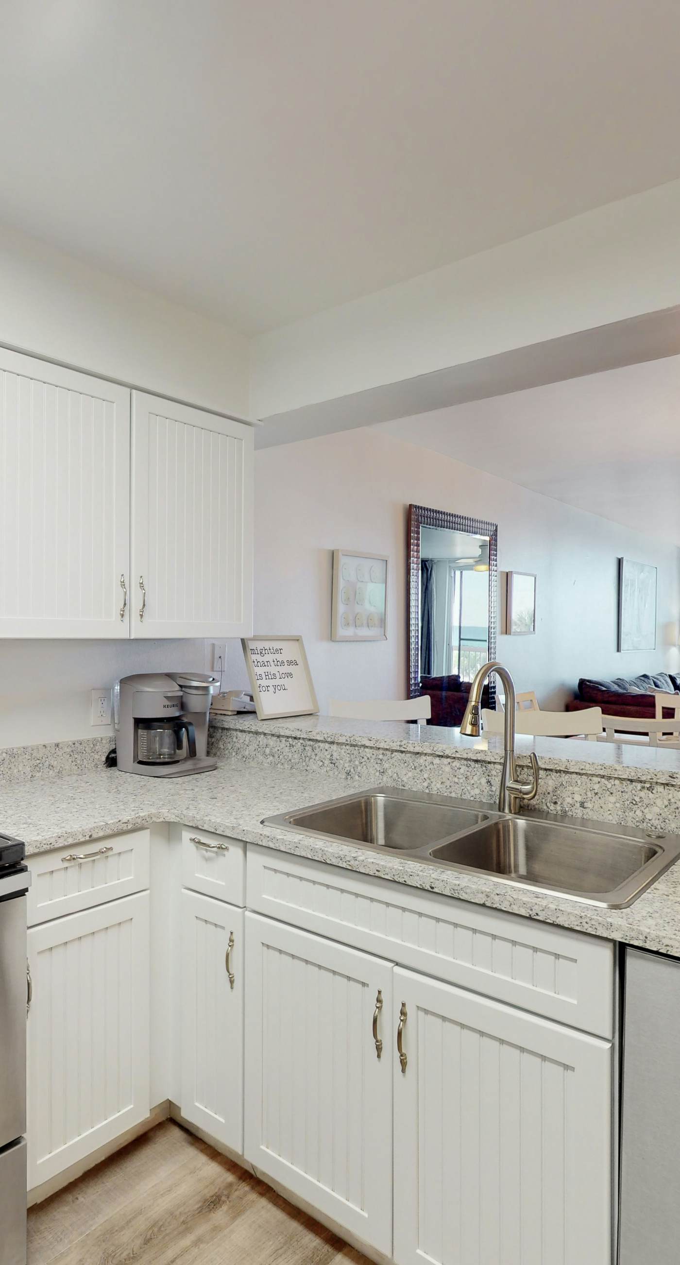 3rd-floor, Gulf-view condo at beachfront resort with pools, hot tub & two gyms