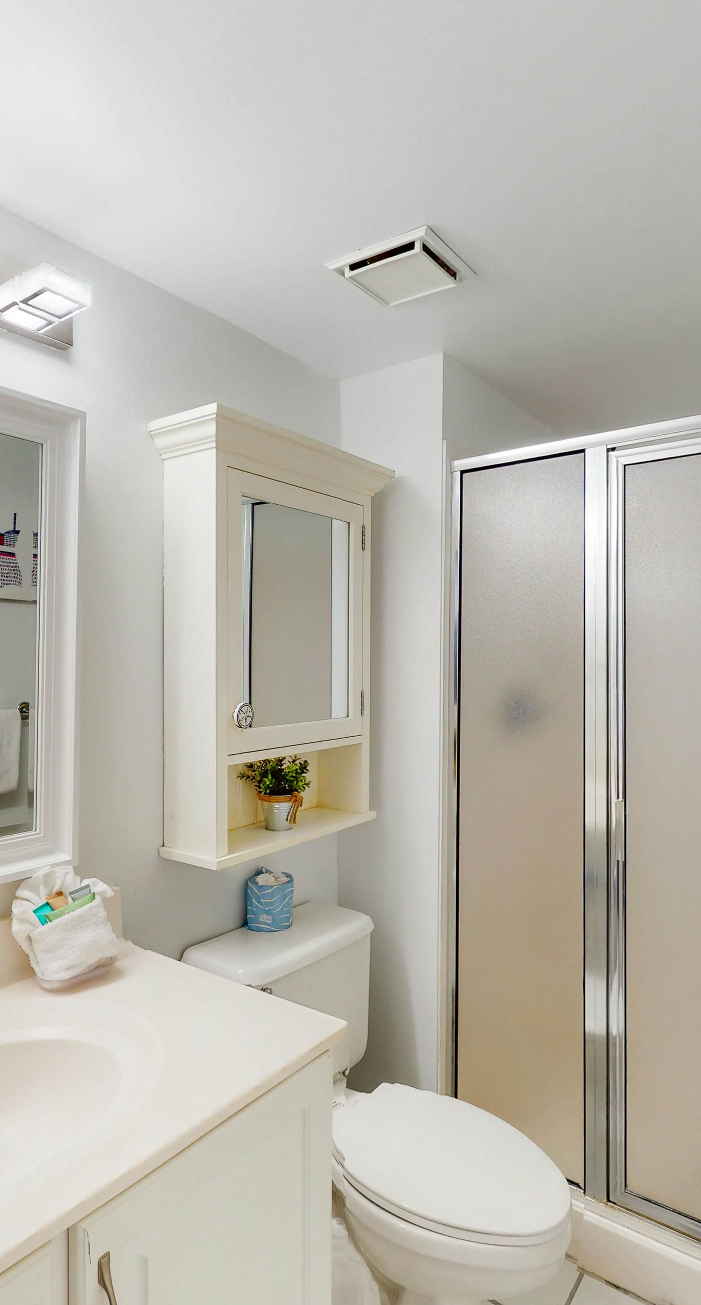 3rd-floor, Gulf-view condo at beachfront resort with pools, hot tub & two gyms